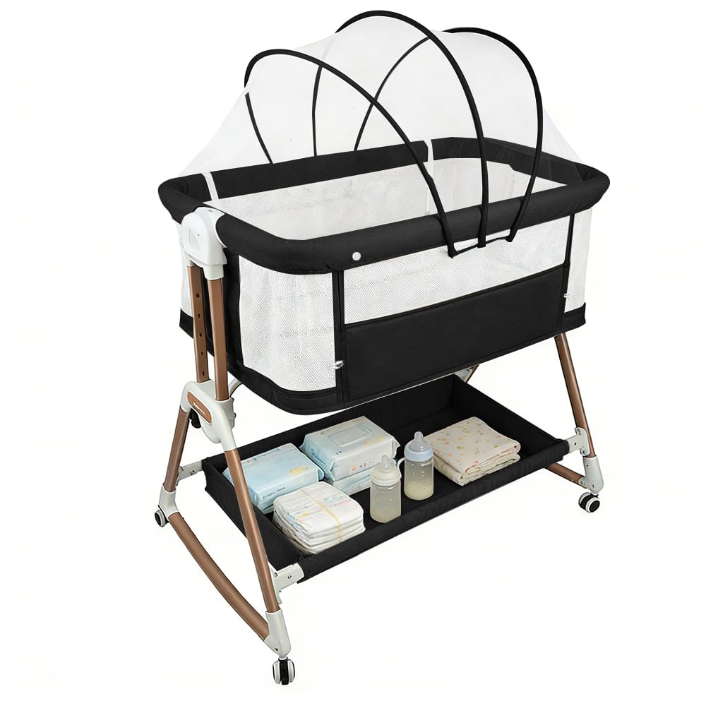 HUOLE Baby Beistellbett Höhenverstellbar, Babybett mit Matratze & Rollen, Tragbares Reisebett für Baby 0-6 Monate, Stubenwagen mit Aufbewahrungskorb, 90 x 60 x 90–115 cm – Schwarz + Gold