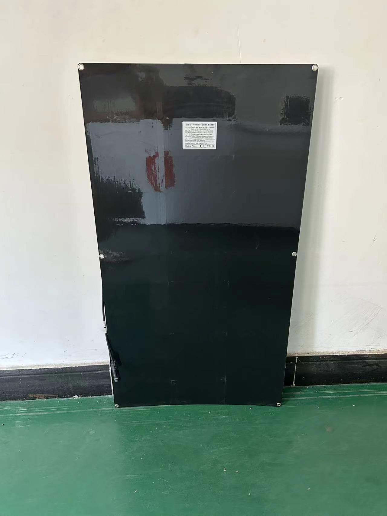 Pannello solare flessibile da 100 W Monocrystalline Solar Cell leggero facile da installare adatto per ships, yacht, camper, forests e roofs. (1)