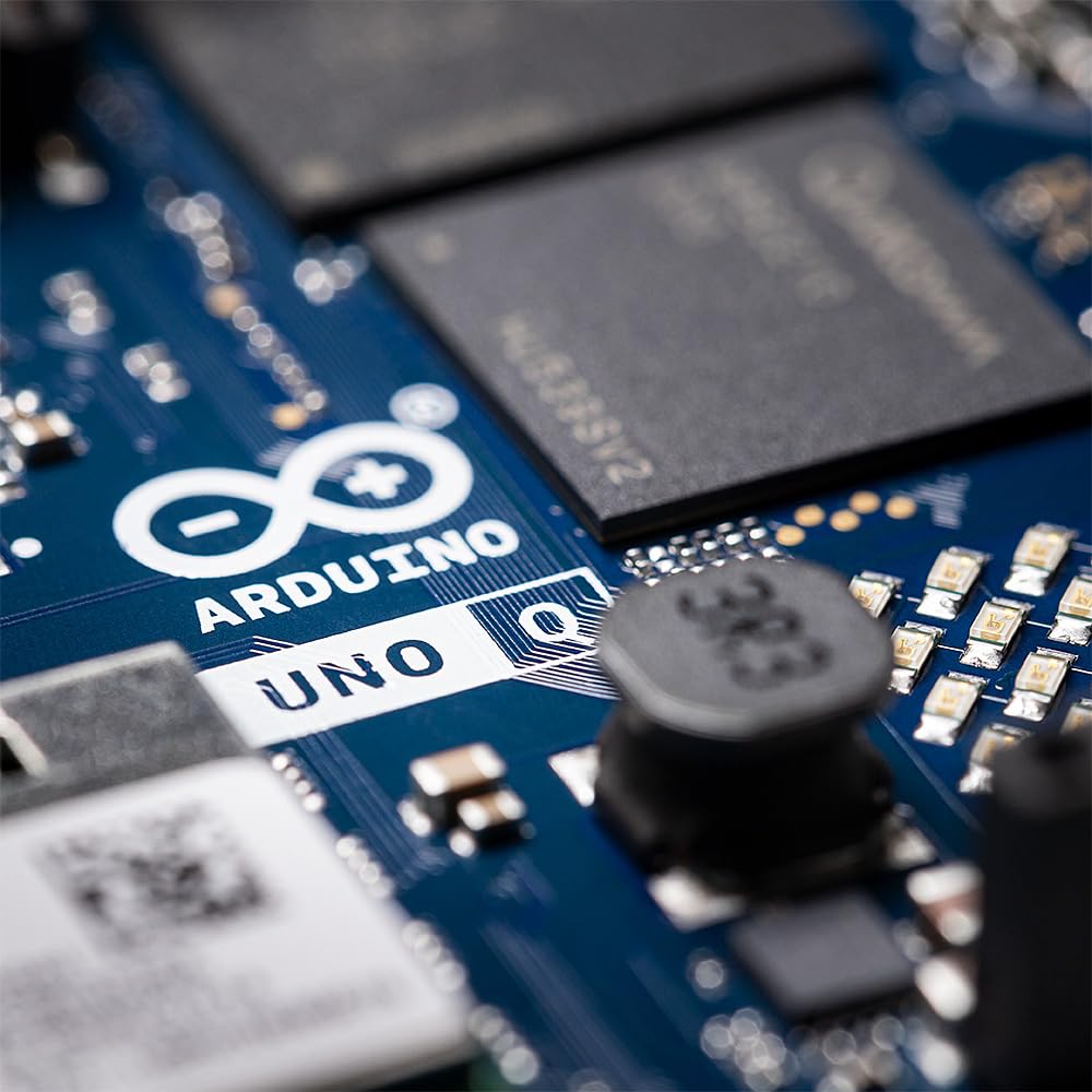 Kit Arduino UNO Q 4GB AI Board + Hub USB-C 8-in-1 con HDMI, Ethernet, porte USB, SBC Linux