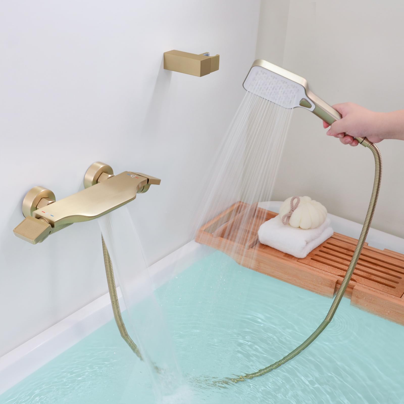 Rubinetto Vasca da Bagno a Cascata, Miscelatore Vasca da Bagno con Doccetta, Rubinetto Doccia in Ottone, Oro Spazzolato, 14Y4OK