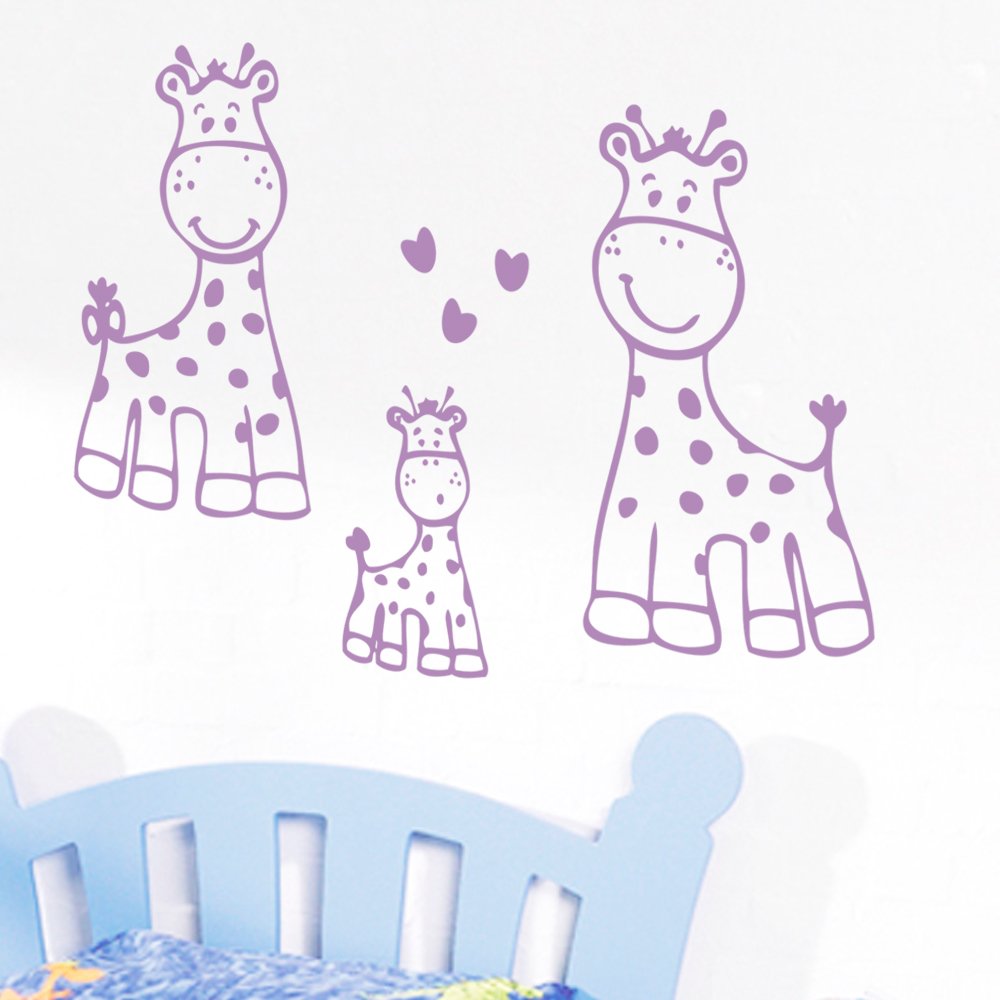Sticker enfant girafe lilas : créez un cocon de douceur unique