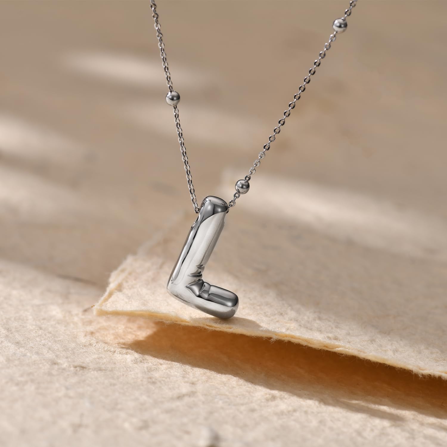 LLXYWJ Initialen-Halsketten für Frauen und Mädchen, zierliche Ballon-Buchstaben-Halskette, Namens-Alphabet-Anhänger, geschichteter Halsband, personalisierter Schmuck