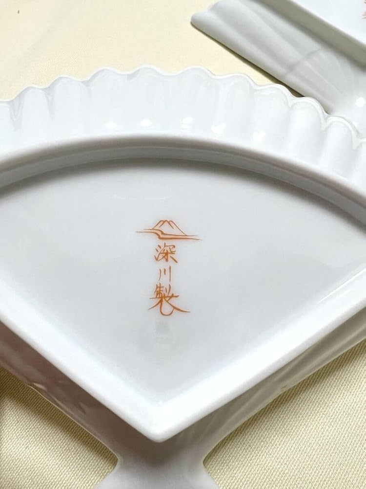 希少　美術有田焼　深川製磁　金彩親子亀　扇舞　吉祥鳳凰　錦竹文　扇型高台皿4枚① Amazon.co.jp: 美術有田焼 深川製磁 金彩親子亀 扇舞 吉祥鳳凰