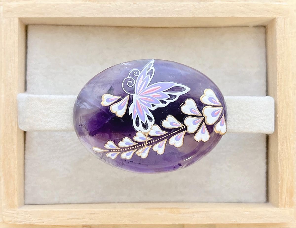 Amazon.co.jp: 天然石 アメジスト 蒔絵風 藤の花 蝶々 帯留め 40×30 