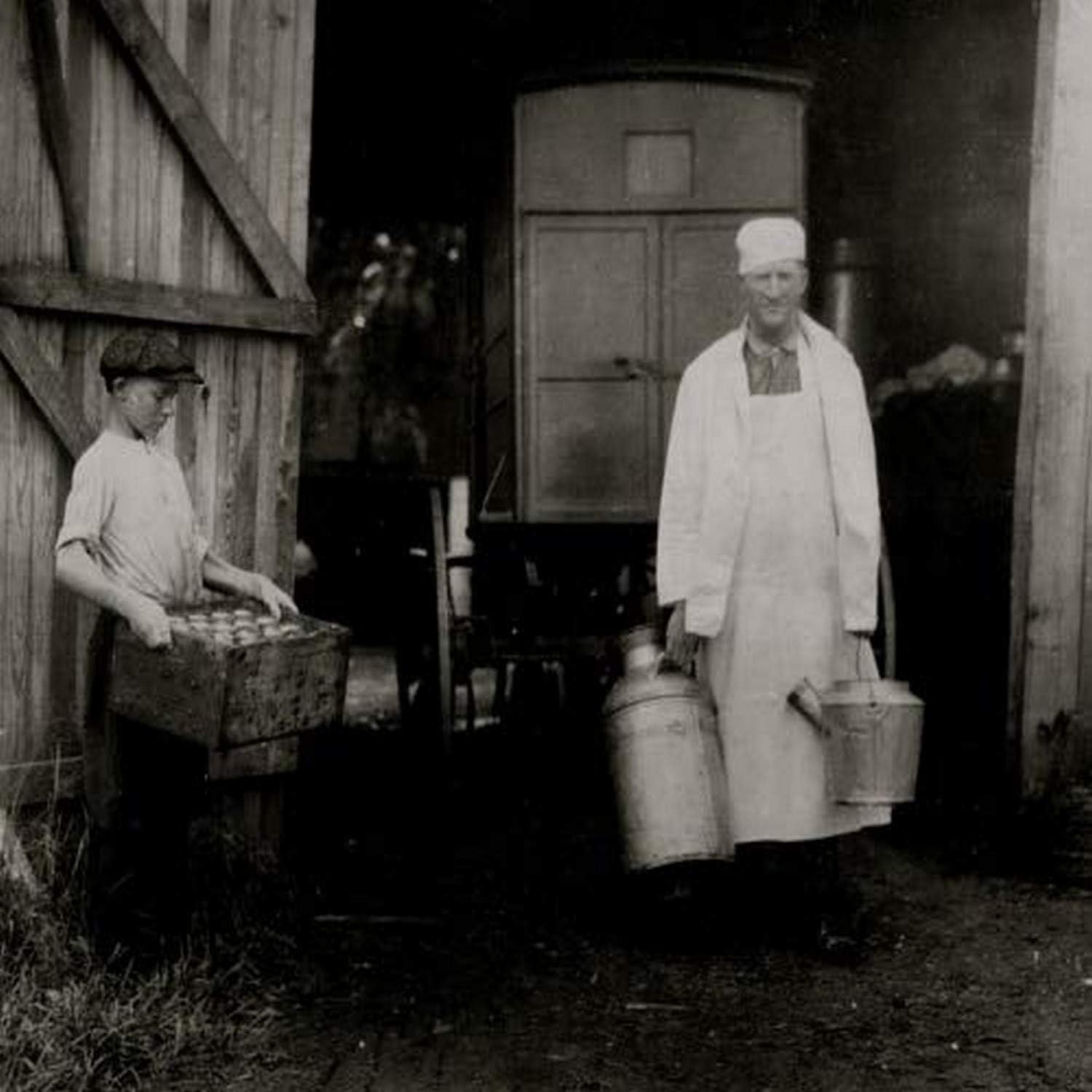 Edgar Kitchen 13 yrs old gets 325 a week for working for the Bingham Bros Dairy Drives dairy wagon from 7 AM to noon Works on farm in afternoon (10 hours a day) seven days a week--half day on Saturday