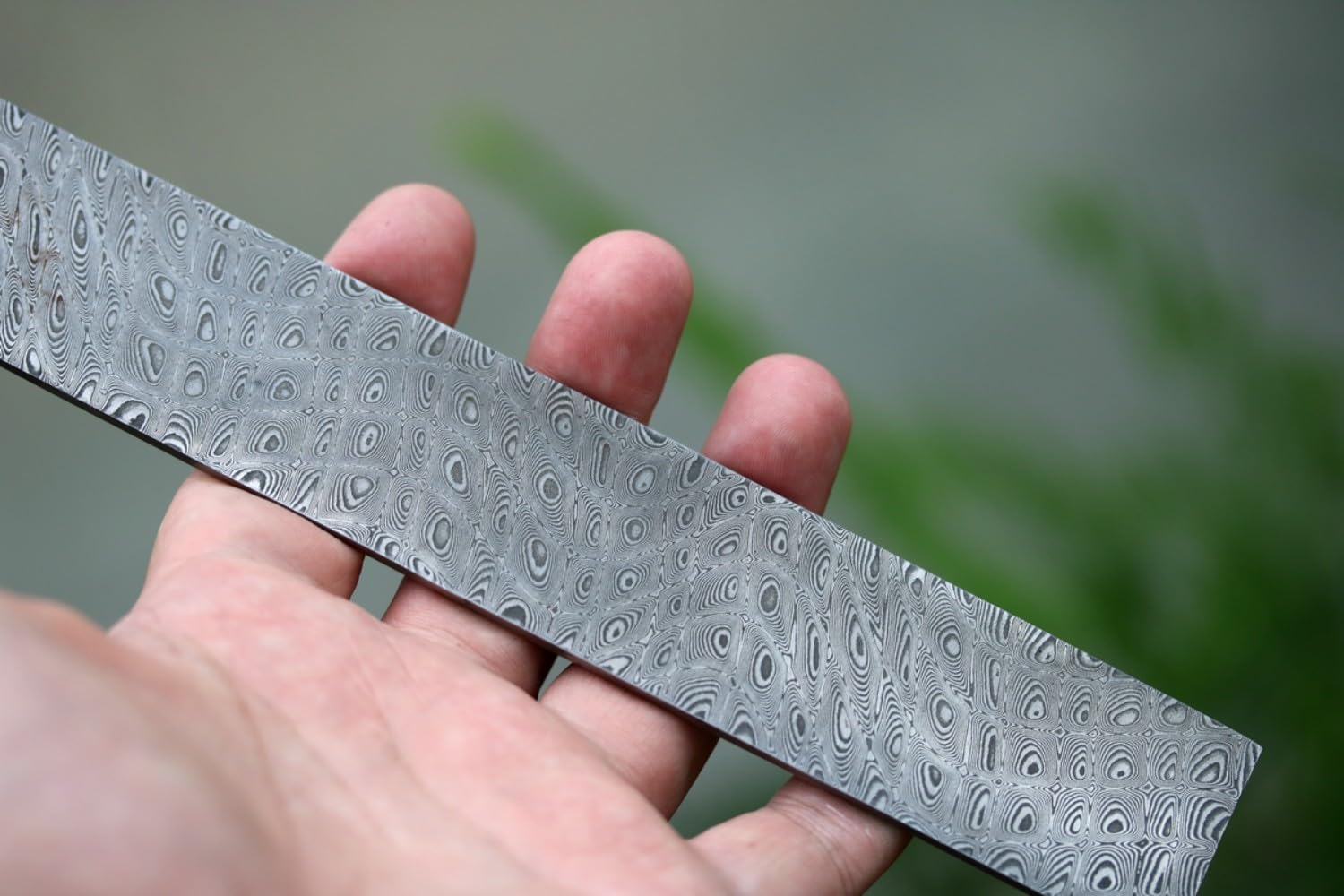 Plume de Paon Barre en Acier Inoxydable Damas Couteau à Lame Billet pour la Fabrication de Couteaux de Table à Lame Fixe Bijouterie (160x25x2.5mm)