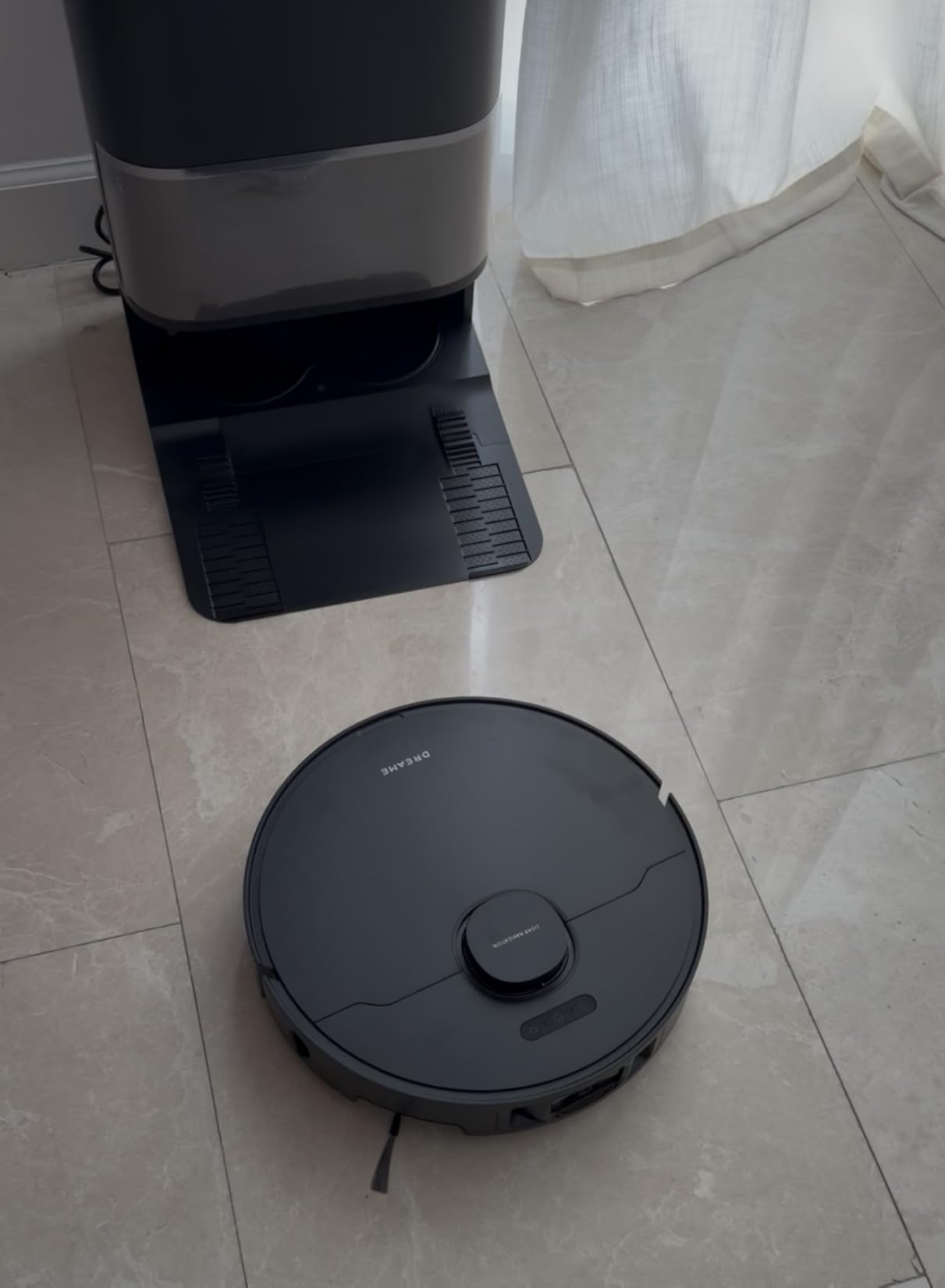 Dreame L40 Ultra Gen 2 — 25,000Pa Vormax suction delivers one-pass clean vs competitors that leave dust behind