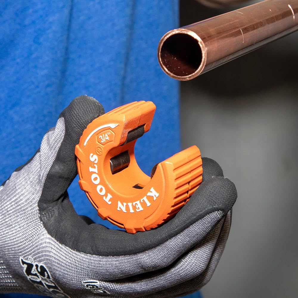Klein Tools 50056 Coupe-tube en cuivre style C, capacité de coupe de 3/4", ultra compact pour les espaces restreints, rouleaux rotatifs libres
