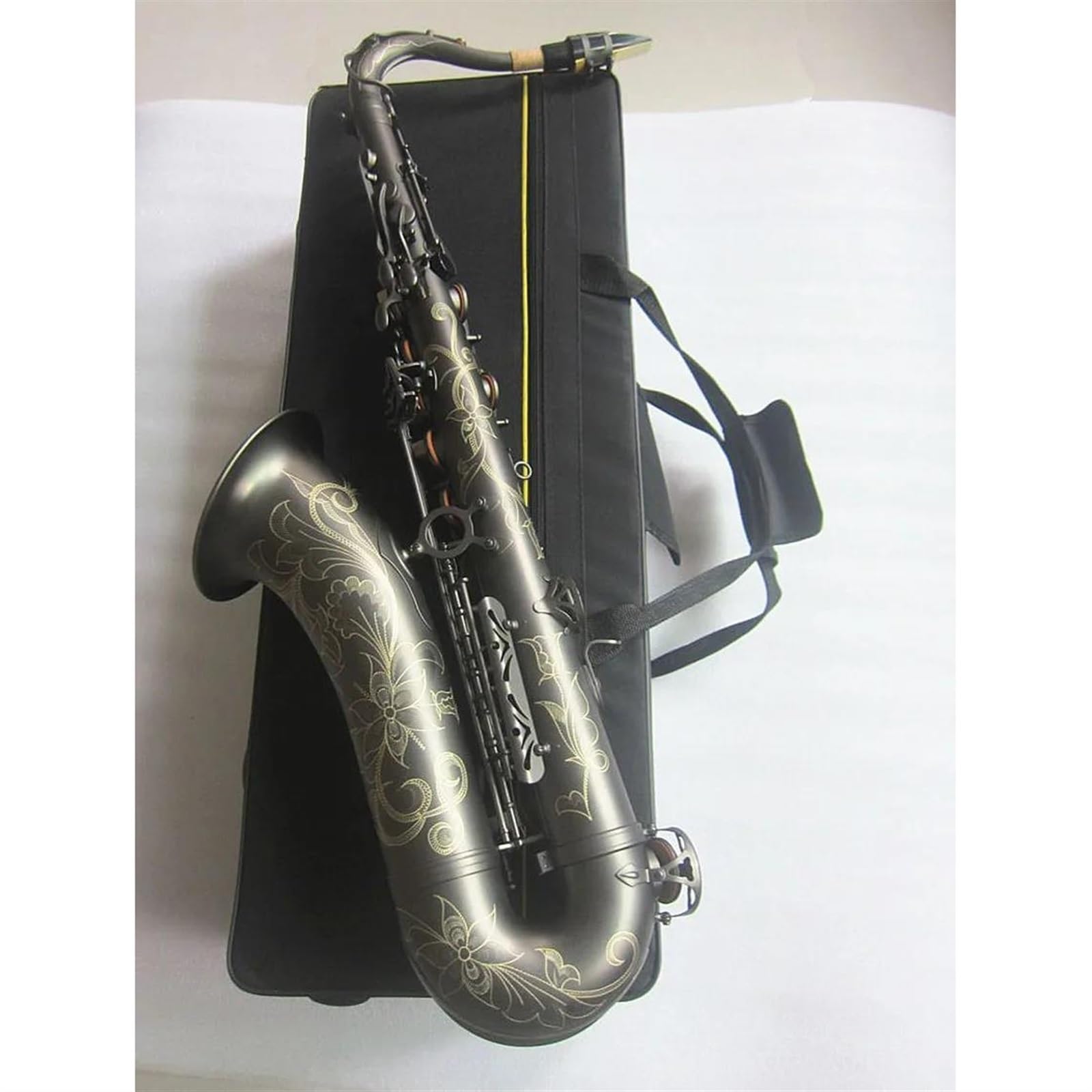 Saksofon Saksofon Tenorowy Czarny Profesjonalny Instrument Muzyczny Grający Na Saksofonie Tenorowym