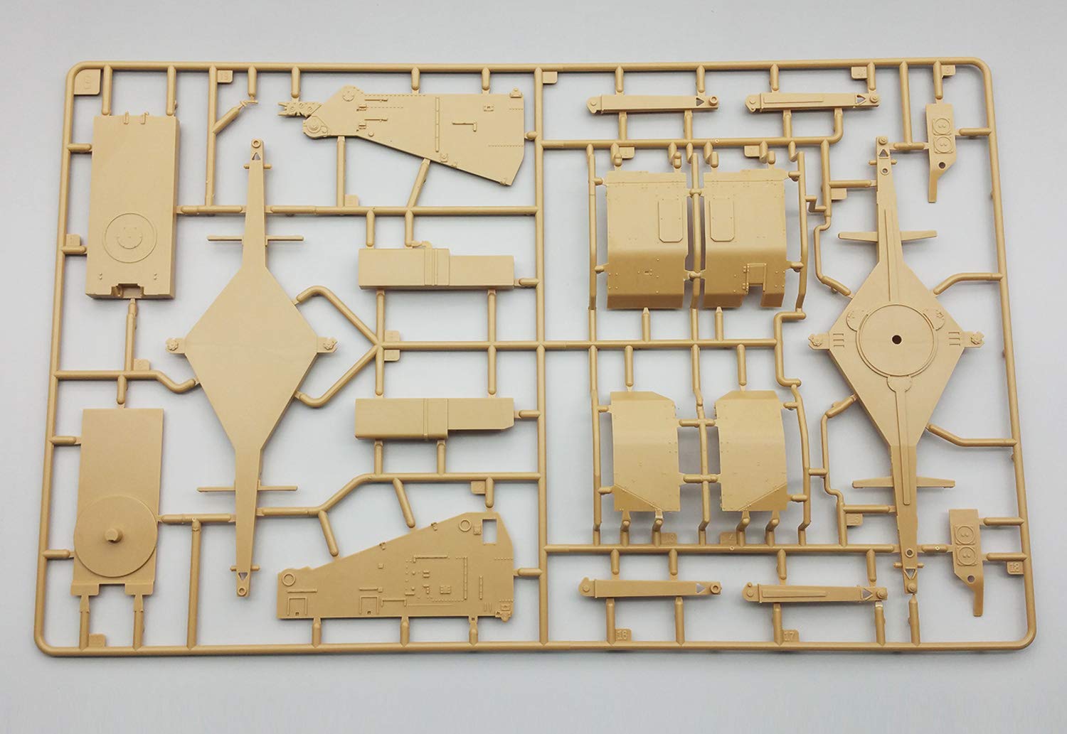 Amazon | アミュージングホビー 1/35 ドイツ軍 88mm砲 Flak41 