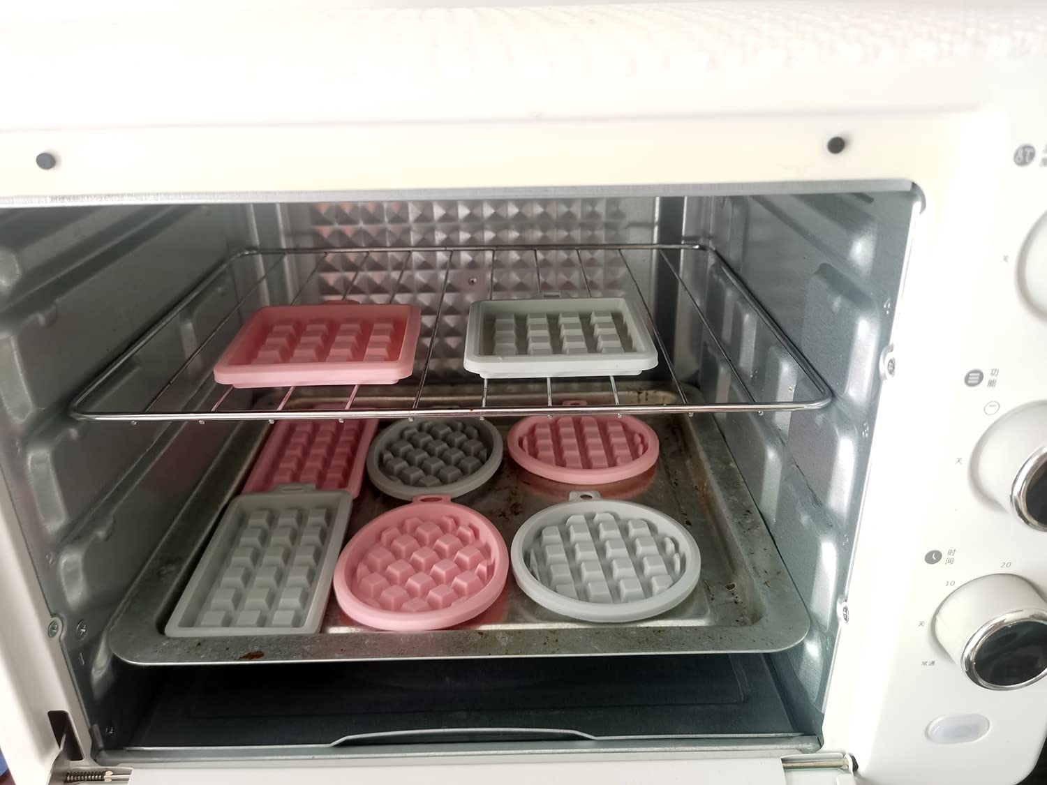 Paquete de 2 moldes de silicona para gofres, moldes para panecillos, molde para waffle, molde para hornear waffle, pastel, chocolate, manualidades, caramelo, jabón, hornear, azul y rosa 5
