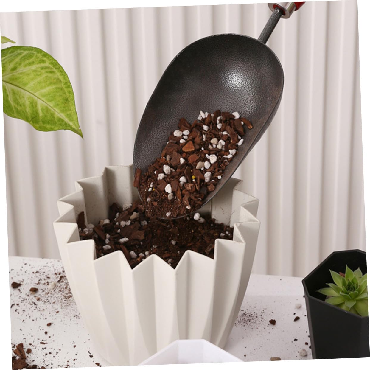 Toyvian Kit Outils de Jardinage Pelle et Râteau Ergonomiques Léger en Acier Inoxydable et Entretien Facile pour Jardin Extérieur, pour Débutants