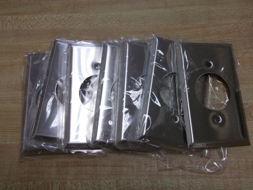 Hubbell 1-9/16" Single Gang Wall Plate Pack of 8