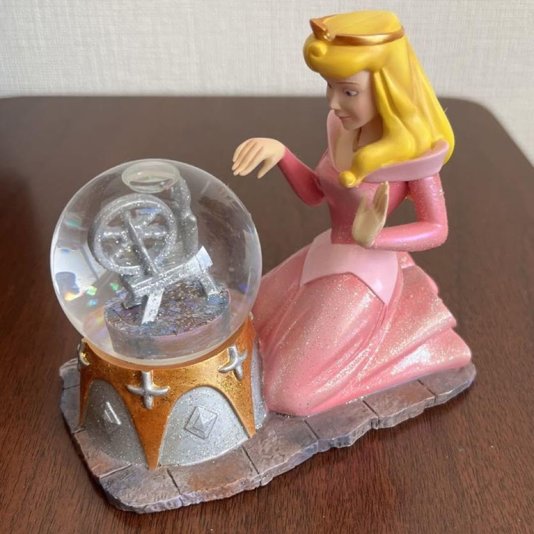 レア！眠れる森の美女　砂時計型　スノードーム　オルゴール　フィギュア　ディズニー レア！眠れる森の美女 砂時計型 スノードーム オルゴール