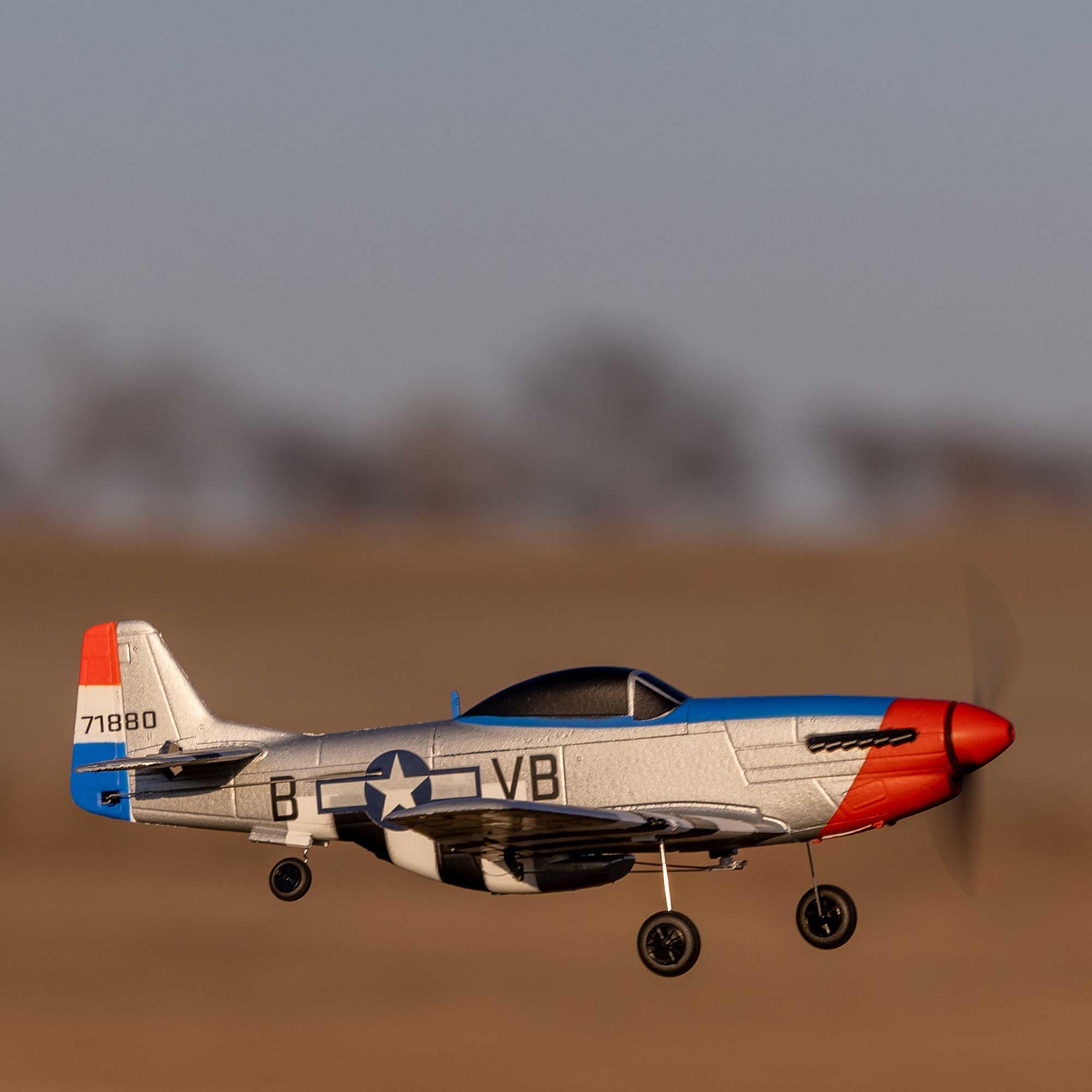 Amazon.com: HobbyZone RC Airplane P-51D 450mm RTF (Battery