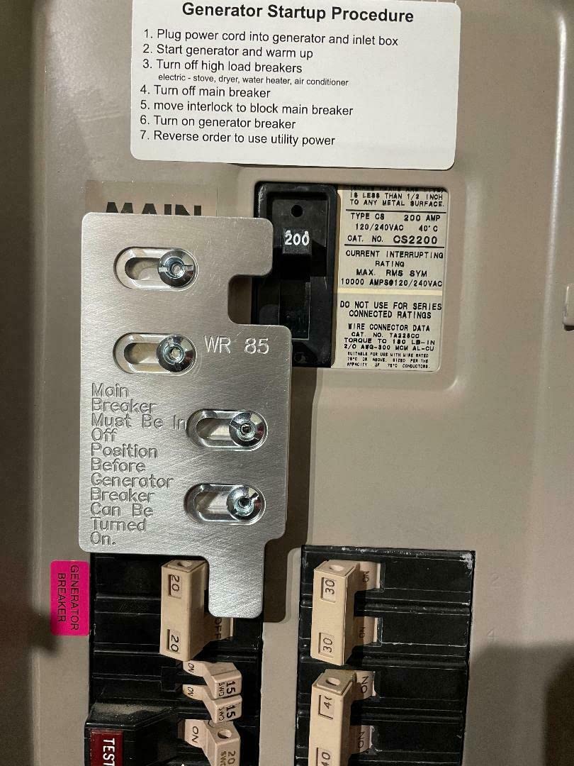 WR_85 Cutler Hammer @00 amp Panel with Vertical Main Breaker