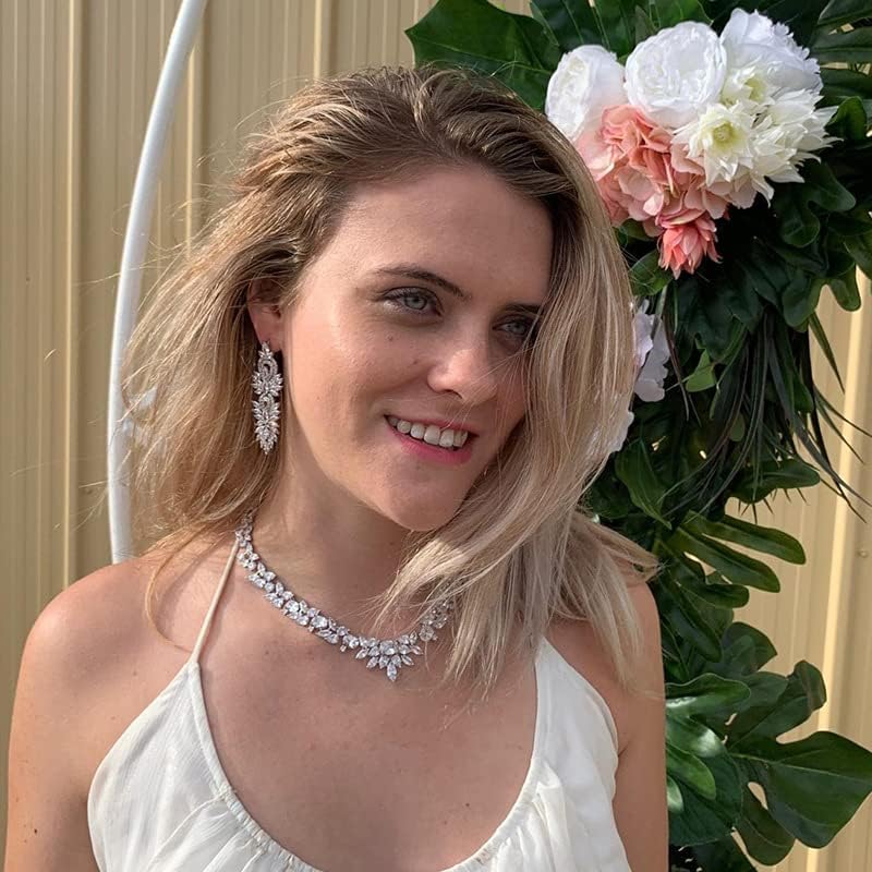 14K Gold Crystal Moissanite Long Drop Earrings for Women,Exquisite Design Hollow Crystal Dangle Earrings,Fashion Christmas Jewelry Gift for Mom,Girlfriend,Wife - Image 3