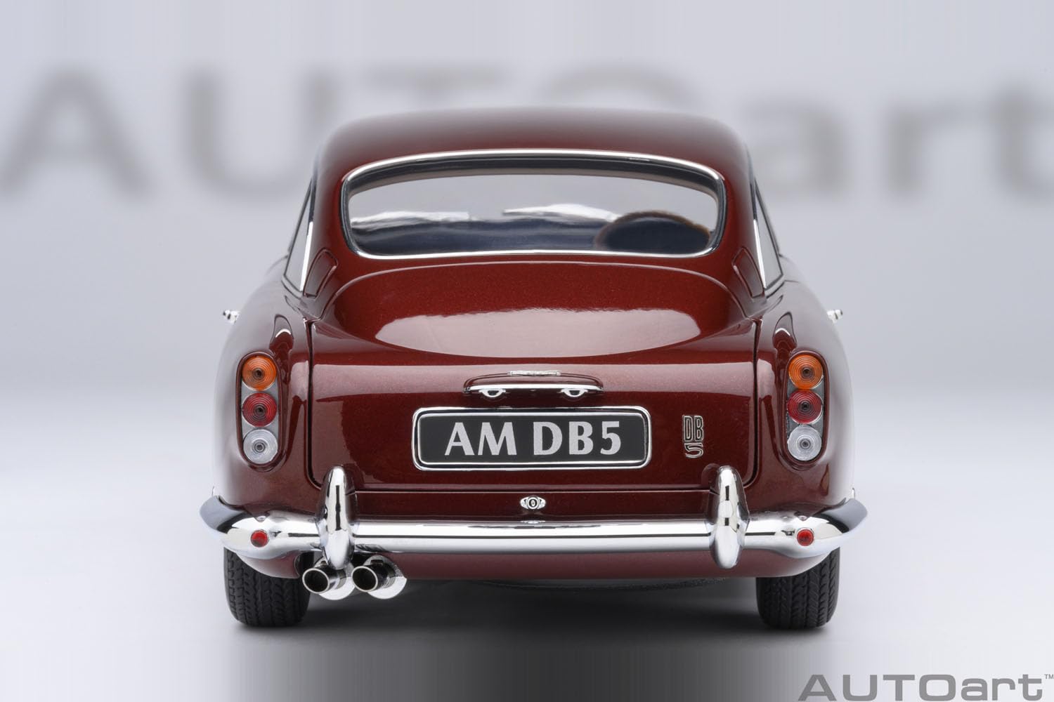 AUTOart 70289 1/18 Aston Martin DB5 dunkelrot metallisches Endprodukt