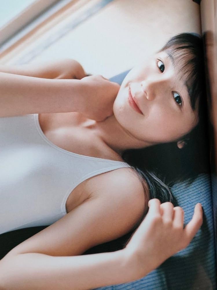 小池里奈　『Pure 2   ピュアピュア』　☆全104ページ☆トレカ付き☆美品 小池里奈 『Pure 2 ピュアピュア』 ☆全104ページ☆トレカ付き
