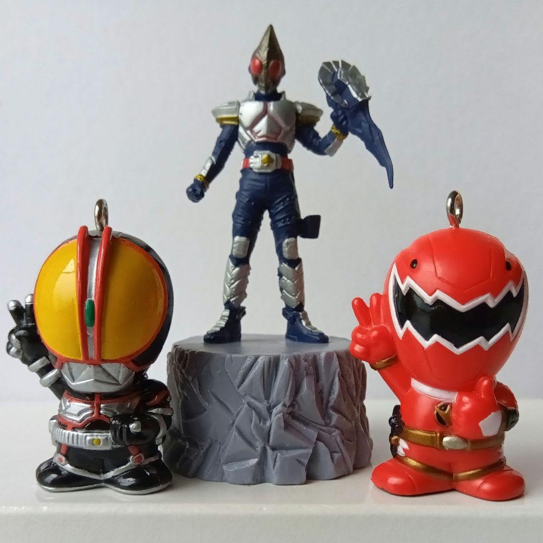 【現状品】アバレンジャー　まとめ売り5点セット Amazon.co.jp: ブレイド 555 爆竜戦隊アバレンジャーフィギュアセット