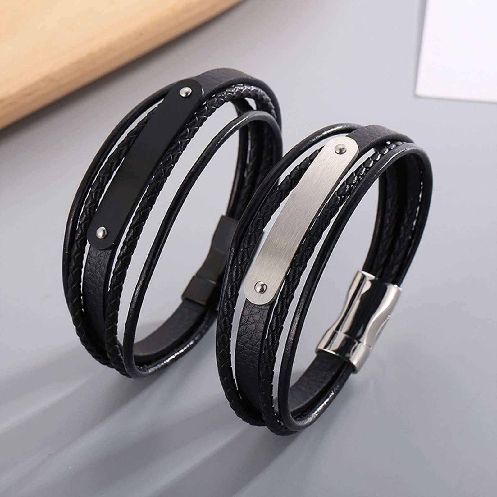 Personalisierte Geschenke Armbänder Herren Gravur Punk Armbänder Edelstahlarmband mit Magnetverschluss