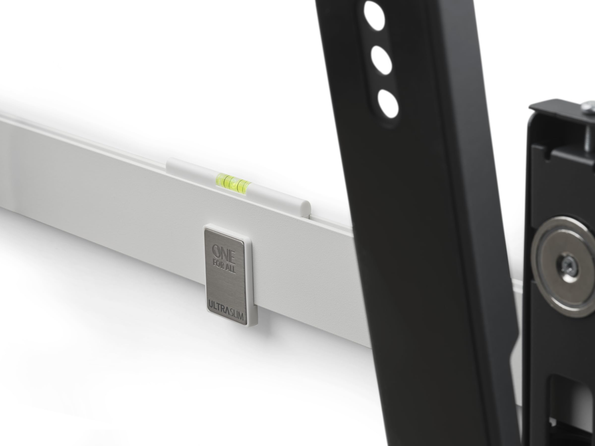 One For All Soporte de Pared Inclinable para TV (WM6422)