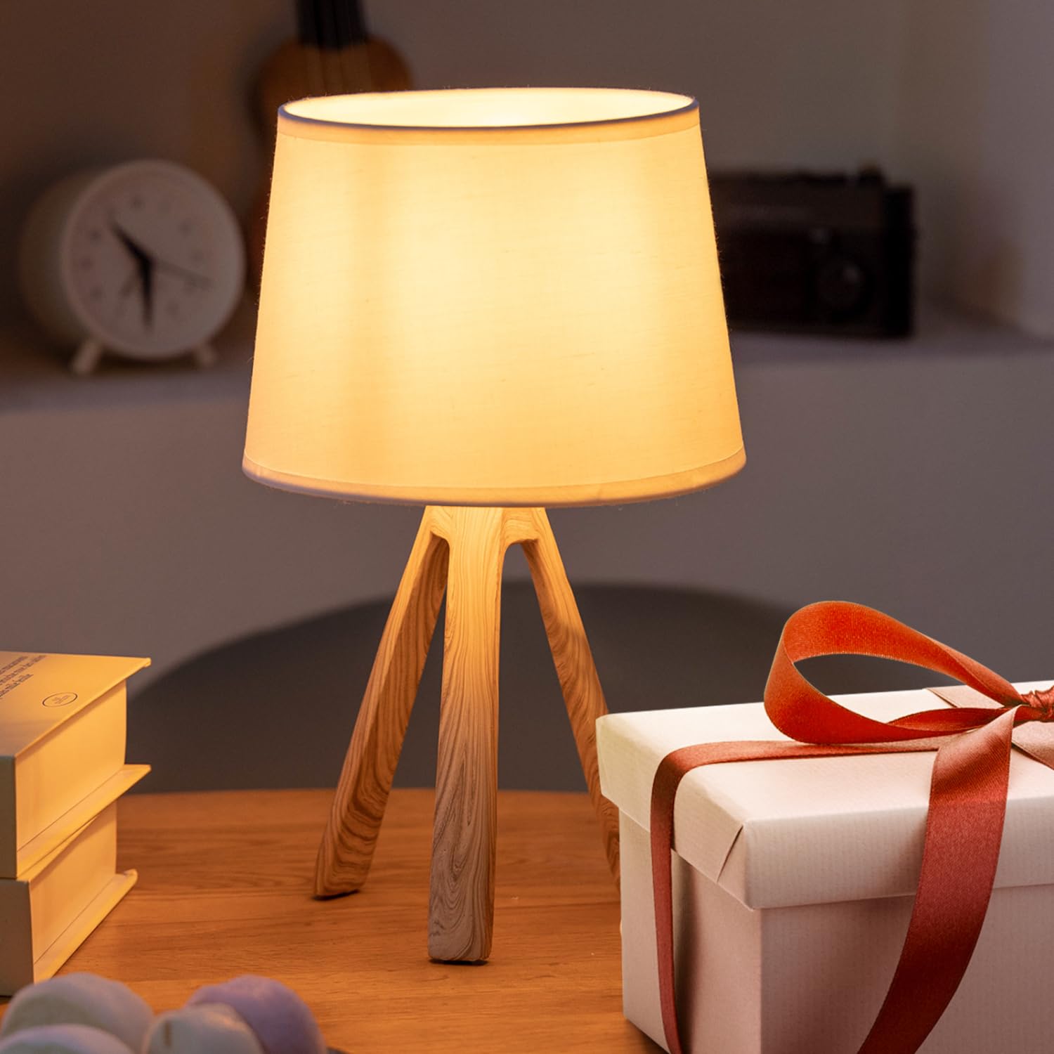Aigostar - Lámparas de Mesita de Noche, Lámpara de Mesa E14, Pantalla de Tela, Lámpara Escritorio Diseño Clasico Vintage para Dormitorio, Estudio, L18 x H31cm