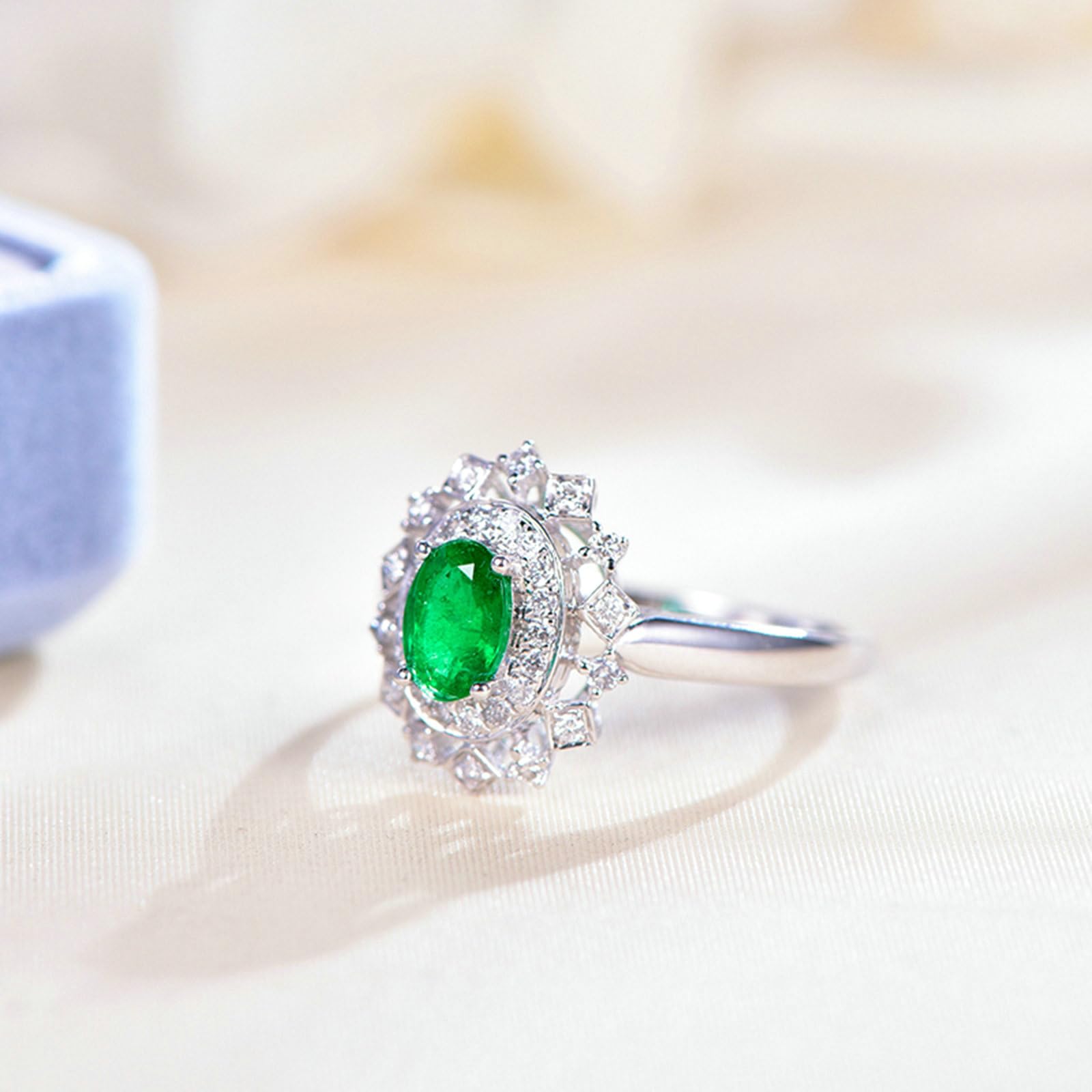 Anillo de compromiso de matrimonio para mujer, platino, anillo de boda, tamaño H 1/2-V 1/2 flor con esmeralda ovalada de 0,5 quilates y moissanita 0,21 quilates