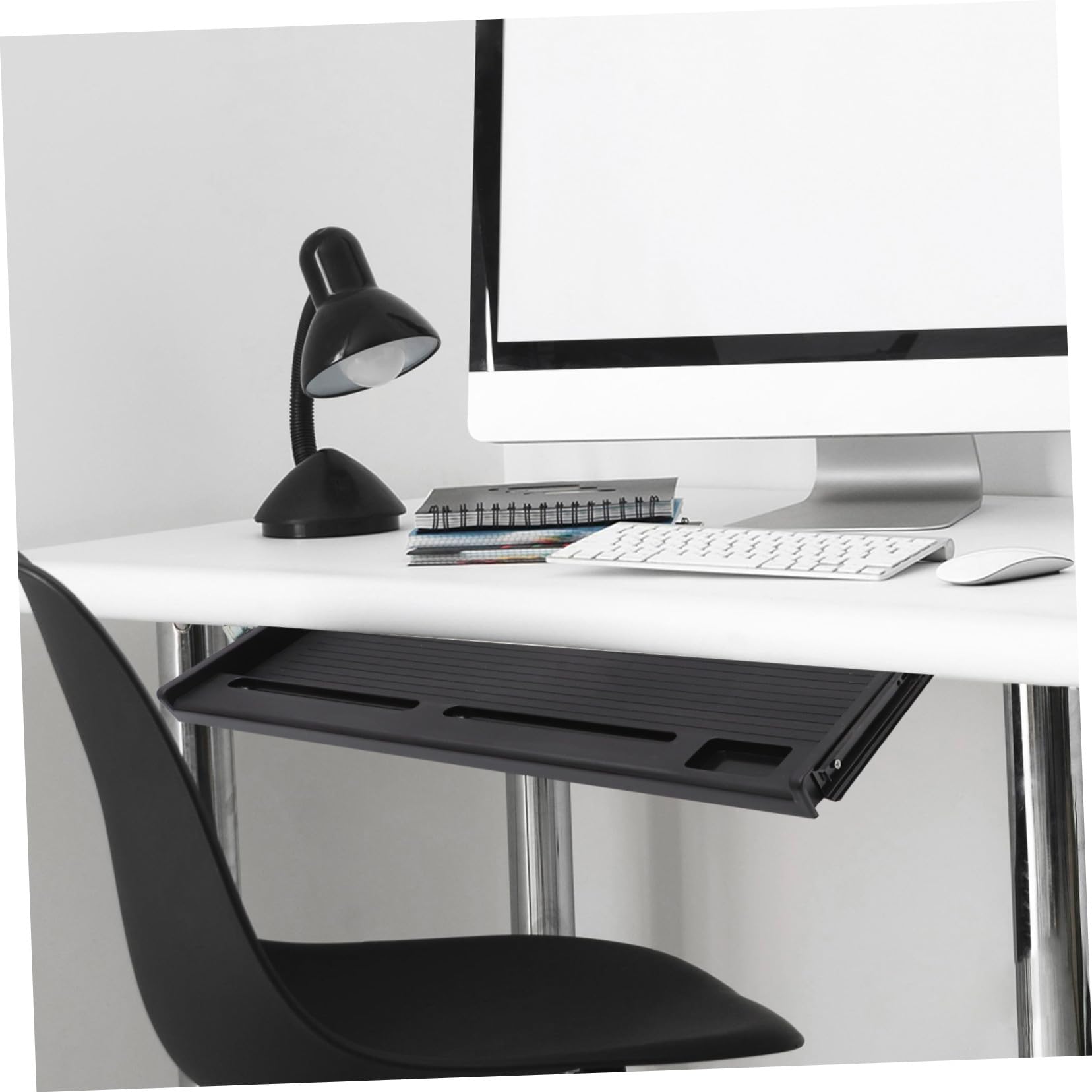 Ergonomiczna taca na klawiaturę pod biurko – wysuwana platforma z gładkimi suwakami do wygodnego pisania i podparcia nadgarstka, zajmuje mało miejsca rozwiązanie do przechowywania w biurze i domu