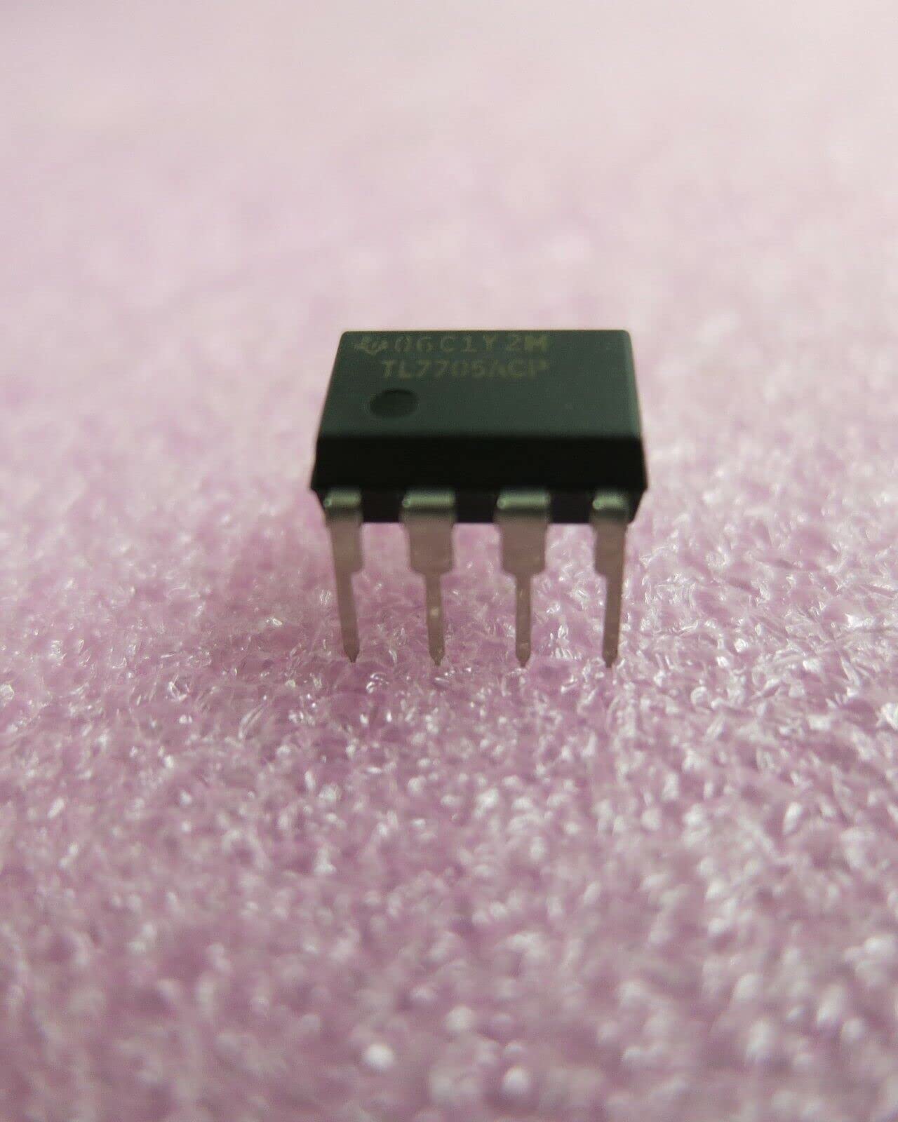 (1 PC) Compatible with Texas Instruments IC TL7705ACP TL7705, 7705 DIP-8 ** US Stock ** $5.95