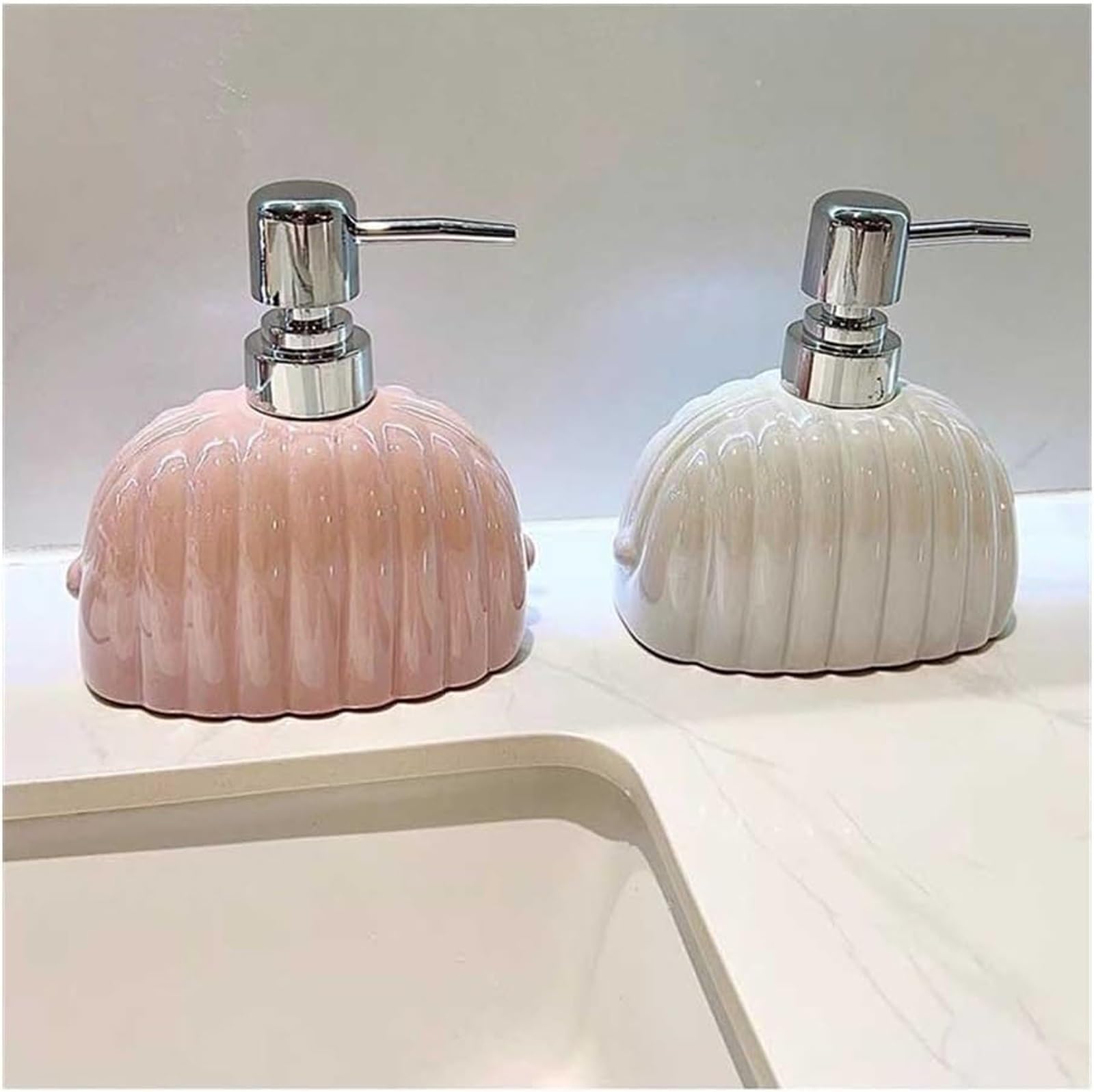 Dispenser di sapone da banco Piccolo dispenser di sapone adatto per bagno e cucina, moderno semplice stile alla moda in ceramica dispenser di sapone per le mani con pompa (bianco)
