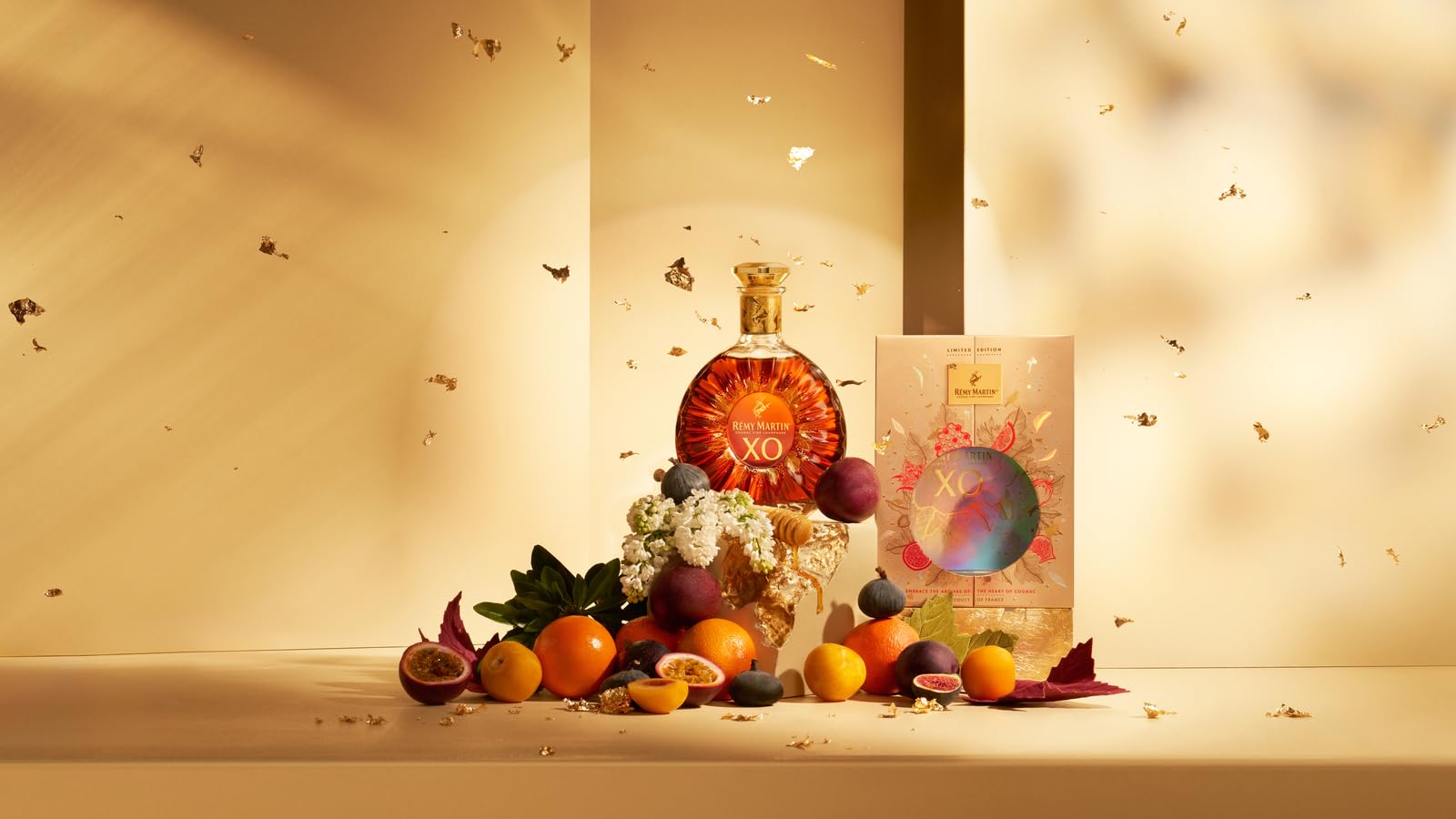 Rémy Martin XO 70cl Premium Pack - Cognac Fine Champagne. Note di Frutta Candita, Spezie e Cacao. 40% Vol.; Idea Regalo Esclusiva