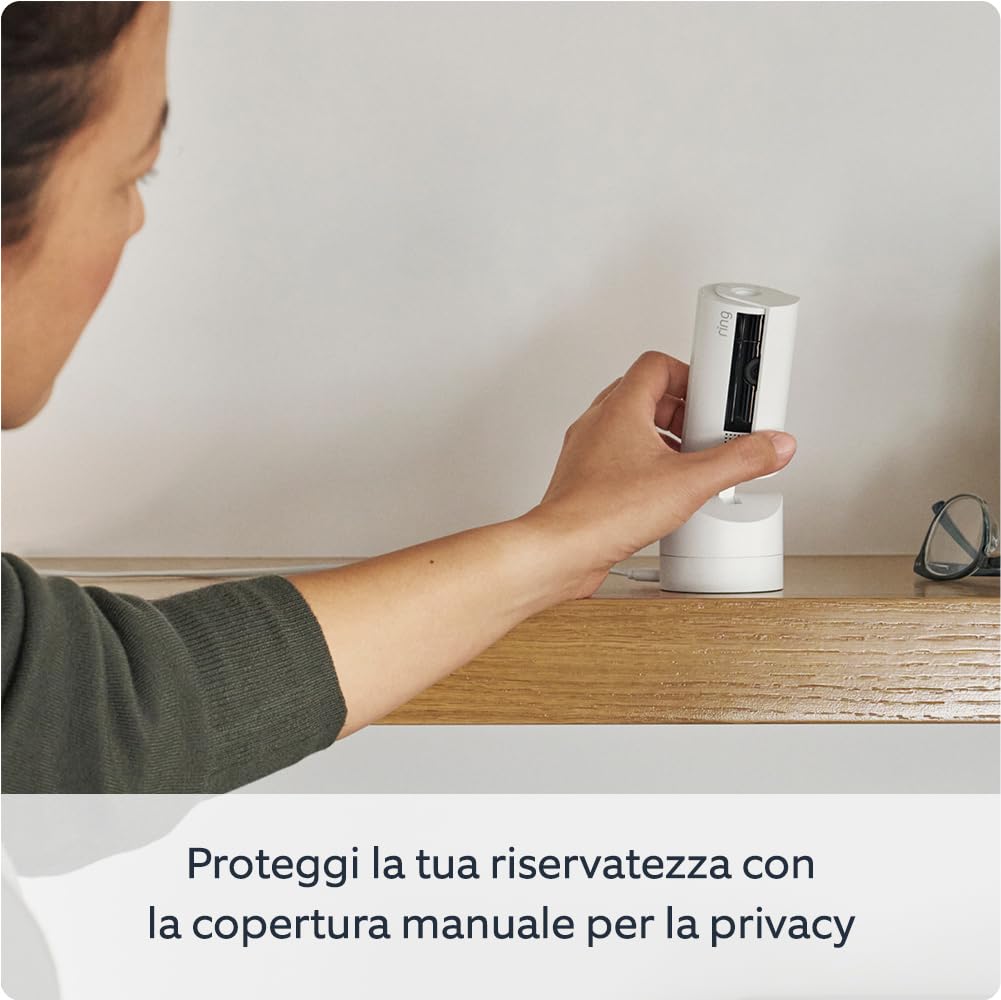 Videocamera interna inclinabile Ring (Pan-Tilt Indoor Camera) | Videocamera di sicurezza plug-in | Panoramica 360°, inclinazione 169° | Ring Protect: 30 gg. prova gratuita