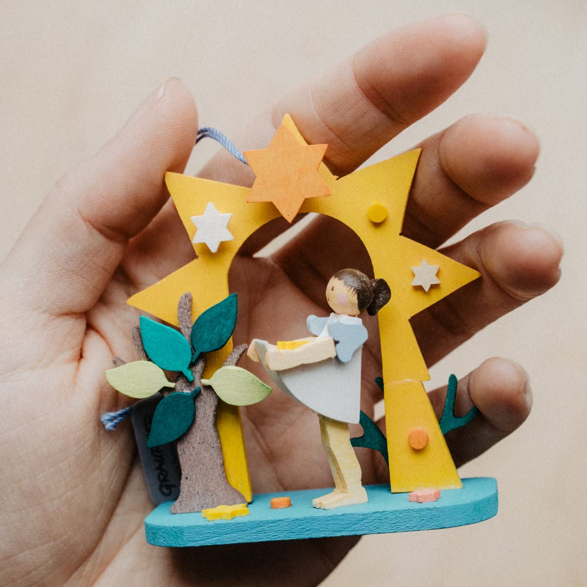Graupner Holzminiaturen® | Sterntaler Märchen Christbaumschmuck aus Holz | Original Erzgebirgische Holzkunst® | Hochwertige Handarbeit | Miniaturfiguren