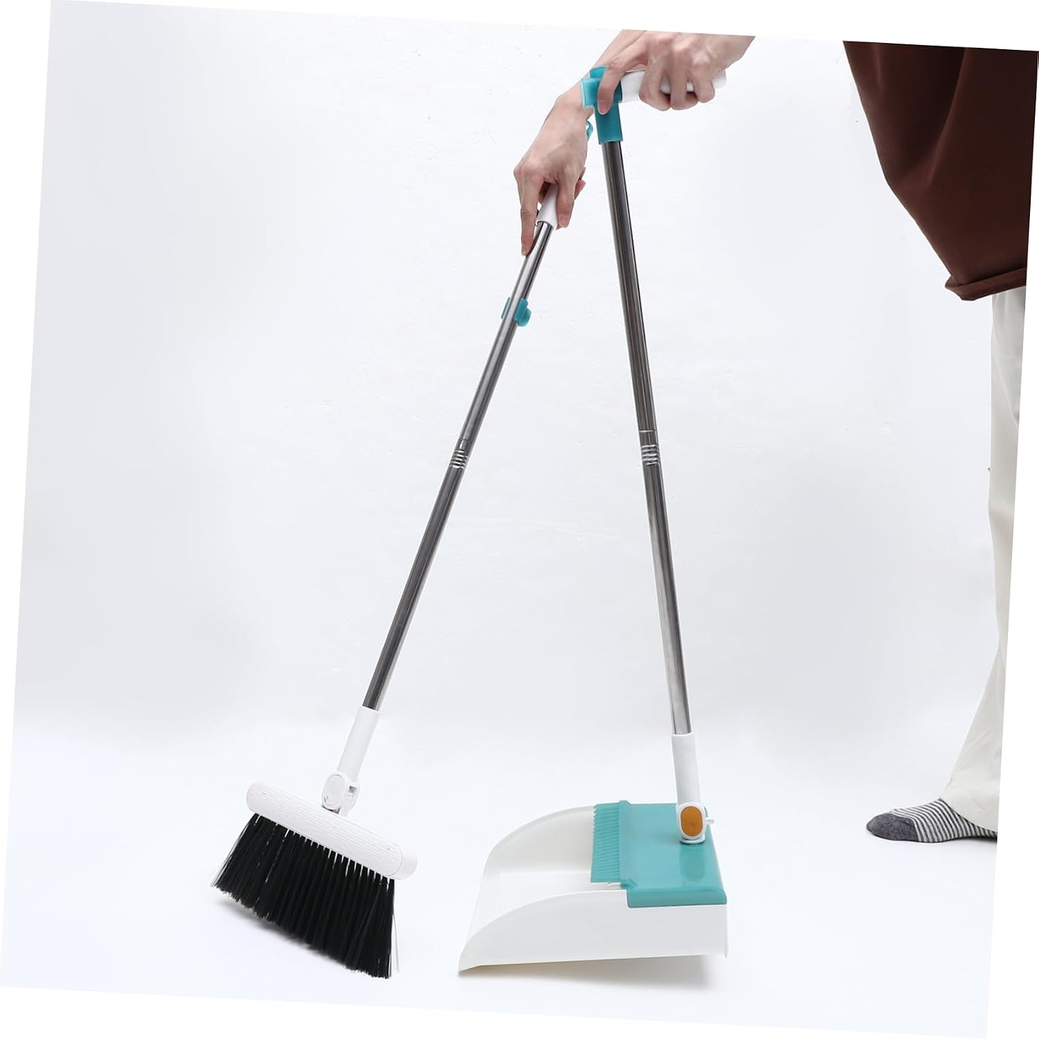 1set Broom and Dustpan Set Handle Multi-Functional Household Cleaning Tool Compact and Easy Storage Soft Bristles for Dust Collection Random Color Option