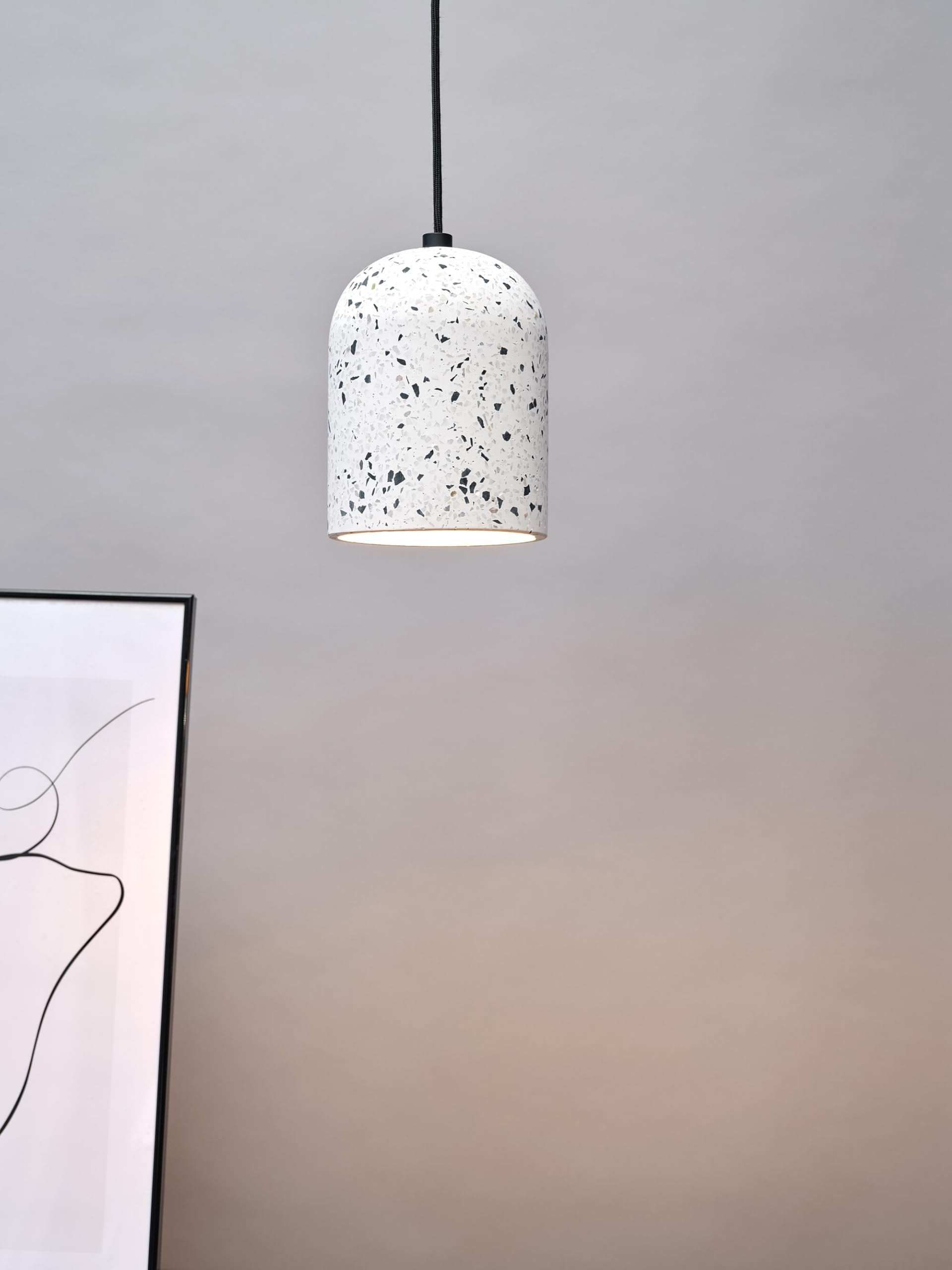 LEDVANCE DECOR Pendelleuchte Paper Drop. mit einem tropfenförmigen Lampenschirm aus Papier. Barbabietola Modern Beleuchtung für Zuhause. Aus Carta. 1 - fiammig. Stahl. Leuchtmittel nicht enthalten.