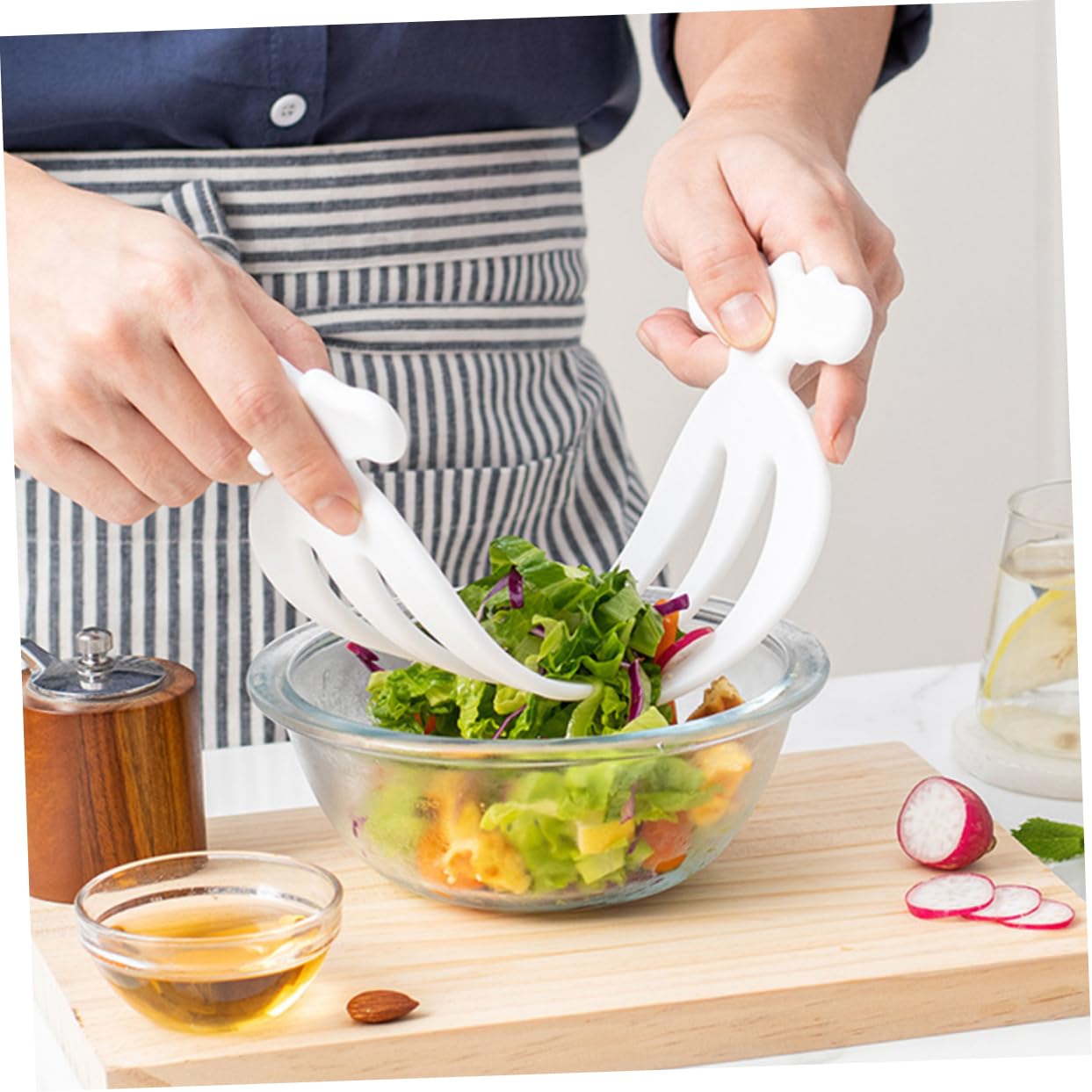 GRIRIW 4pcs Salad Fork Claws Stir Sticks Stirring Sticks Stirrer Gadget Salad Claw Stirring Fork Serving Fork Kitchen Tool Salad Server Short Salad Hands Fork for Stirring Plastic