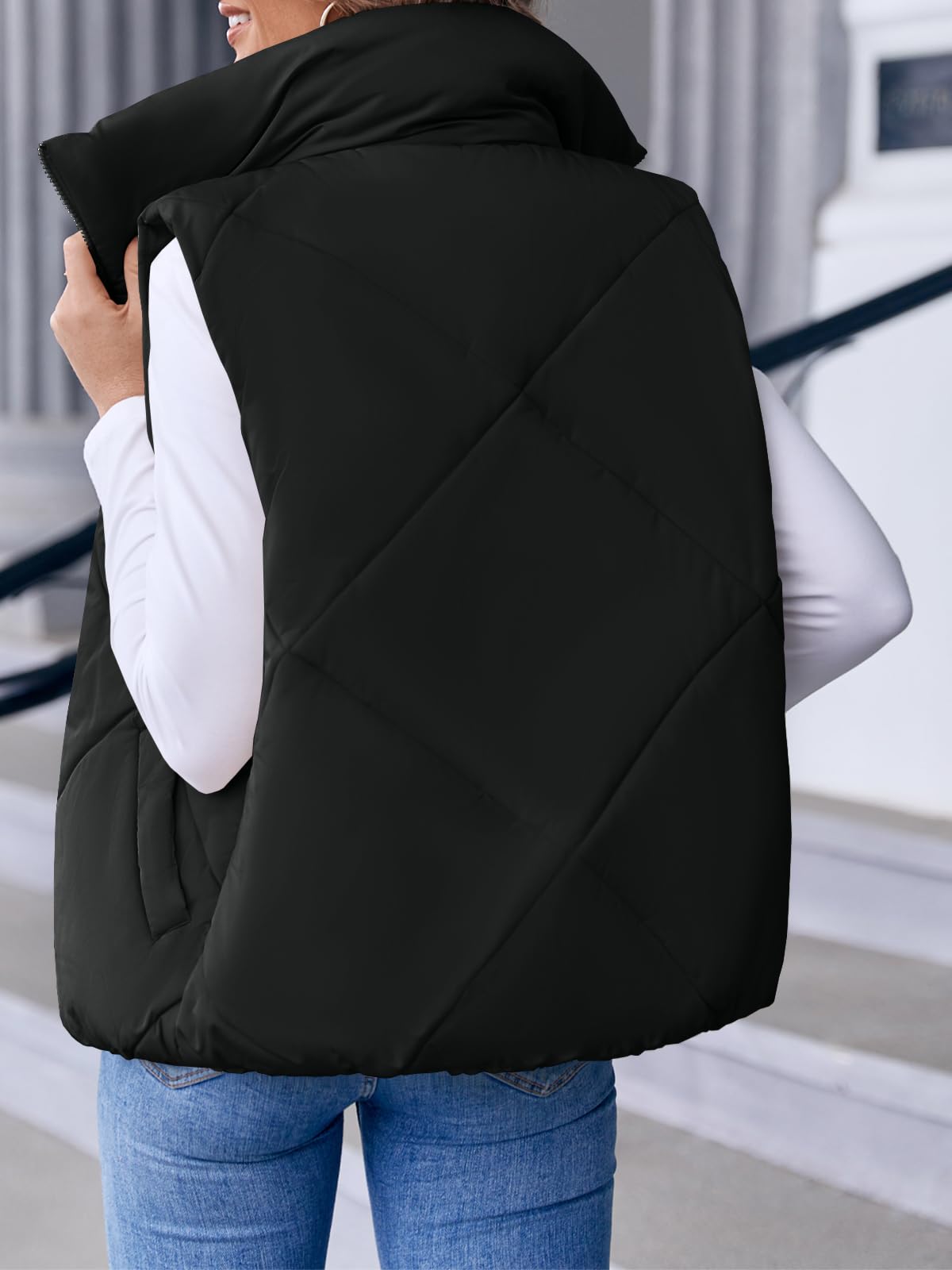 Newffr Women's Quilted Puffer Vest Sleeveless Lightweight Zip Up Jacket Winter Warm Coat Outerwear