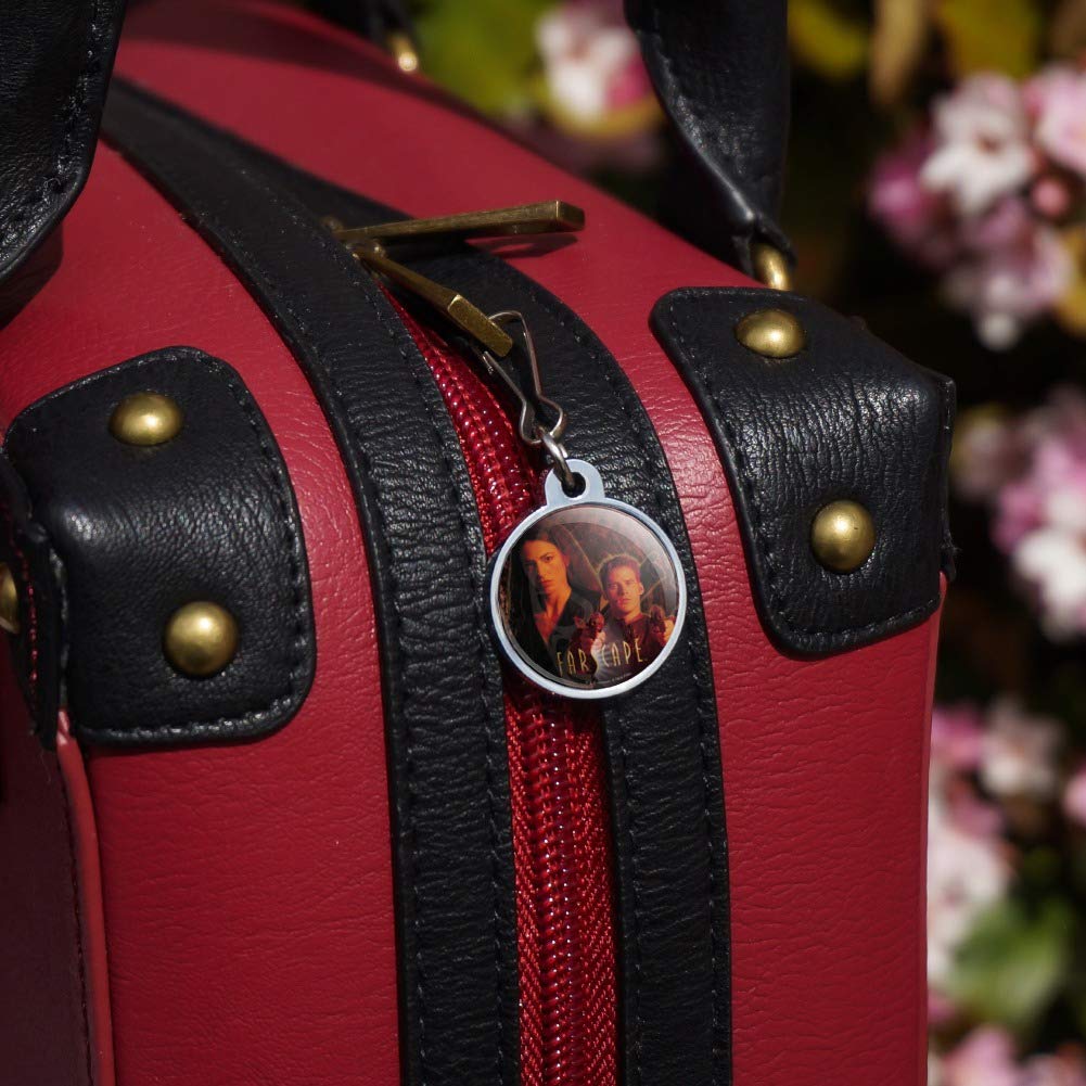 GRAPHICS & MORE Farscape Crew Group Shot With Logo Weapons Raised John Crichton Aeryn Sun Jacket Handbag Purse Luggage Backpack Zipper Pull Charm