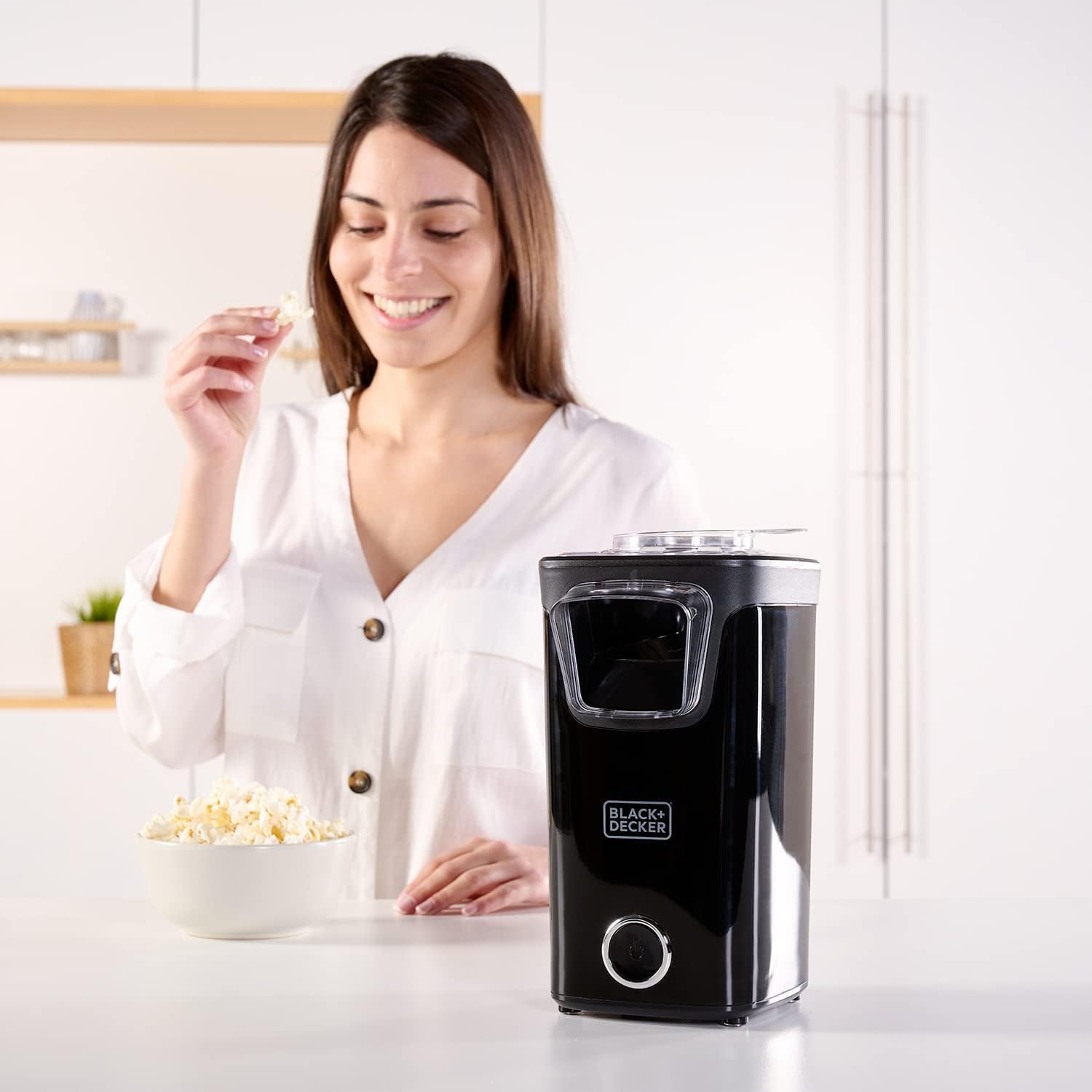 Macchina per Popcorn Veloce, Cottura ad Aria Calda Senza Olio, con Coperchio Trasparente e Misurino - Design Compatto 16x13.5x25.5cm, 1100W, Nero