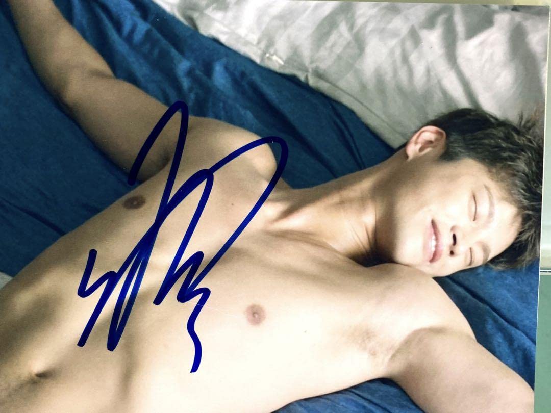 セール中…ソ・イングク直筆サイン入り2Lサイズ写真…Seo in-guk…王の顔 ソ・イングク直筆サイン入り2Lサイズ写真…Seo in-guk…の通販 by