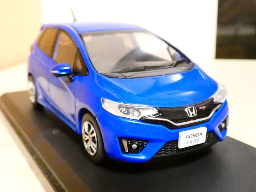 ミニカーホンダフィット3GK(RS) 2014 Amazon | FIRST43 ホンダ フィット RS 2014 1/43 ミニカー 青