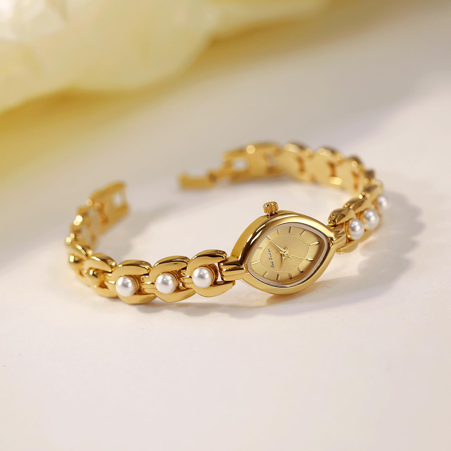 ADSBIAOYE Elegante Perlenuhr für Damen, modisch, ovales Zifferblatt, analog, Quarzuhr, Damenperlenarmband, Wirstwatch