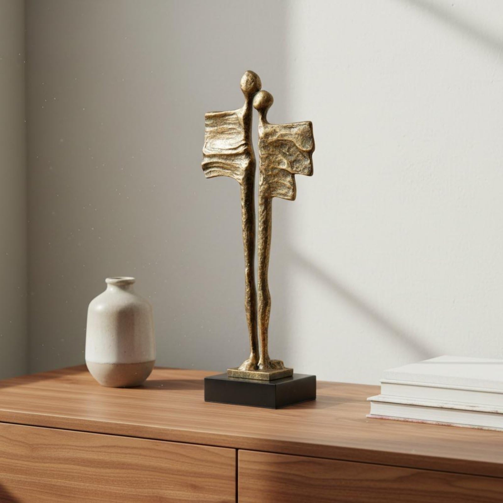 Scultura Amanti Intrecciati Statua Coppia Figura Pezzo Decorativo in Resina su Base Marmo Linee Pulite Adatta per Salotto Studio Libreria Scrivania Regali Anniversario, Nero