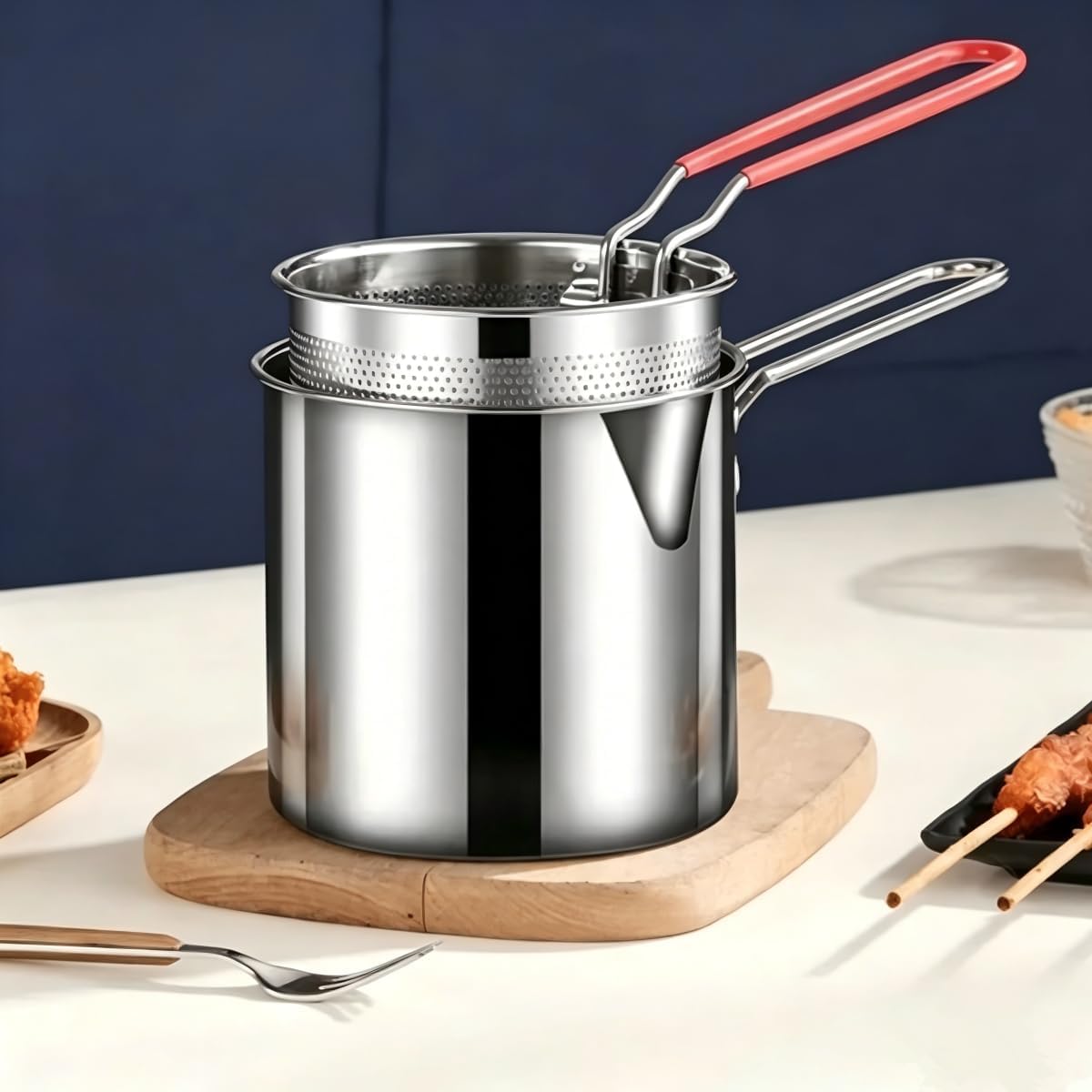 Friggitrice in Acciaio Inox con Cestello - Perfetta per Ali di Pollo Croccanti, Frutti di Mare, Patatine Fritte E Snack - Design Compatto per Piano Cottura, Ideale per Cucinare A Casa.