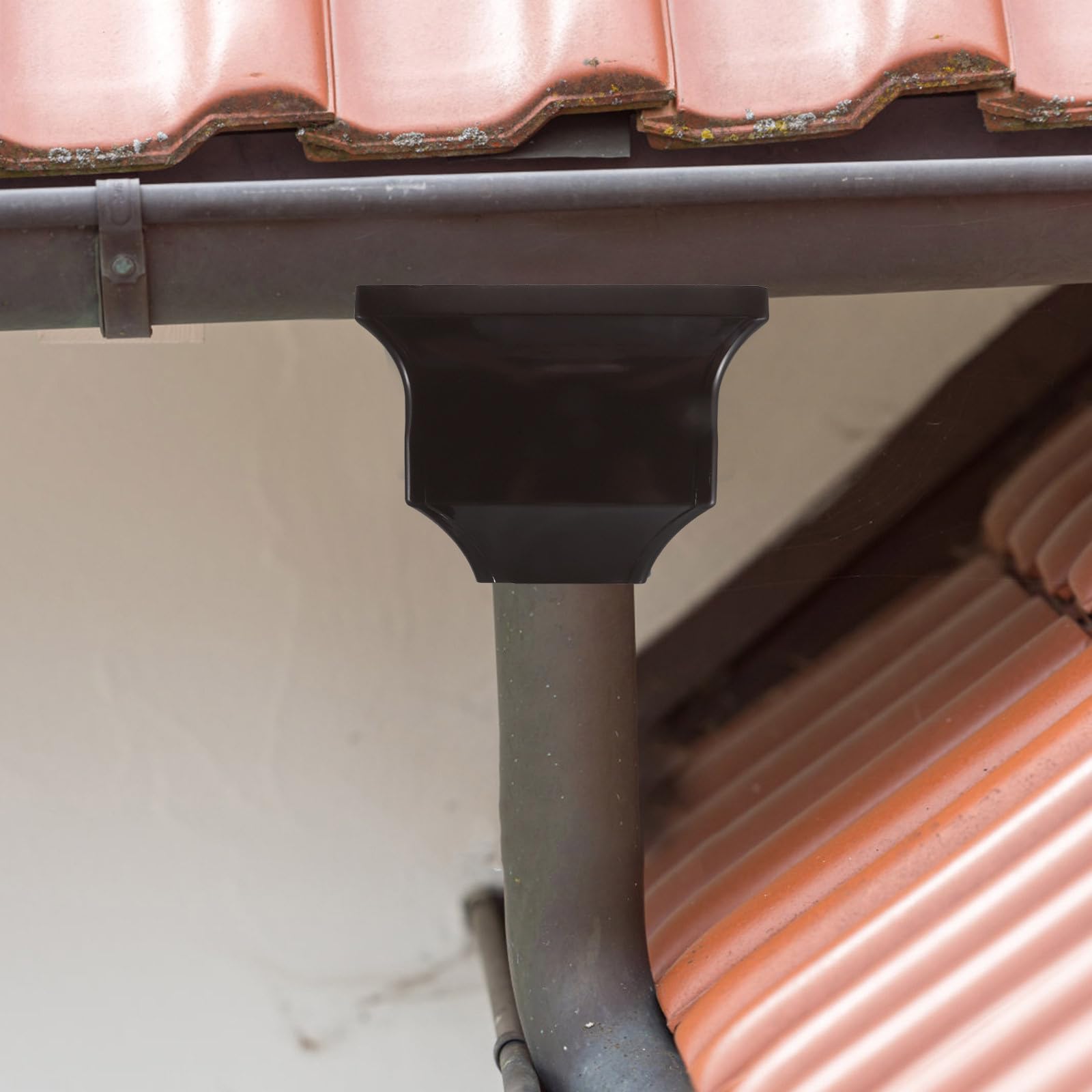 Conector de Bajante de Canaleta en Aleación de Aluminio Curvado