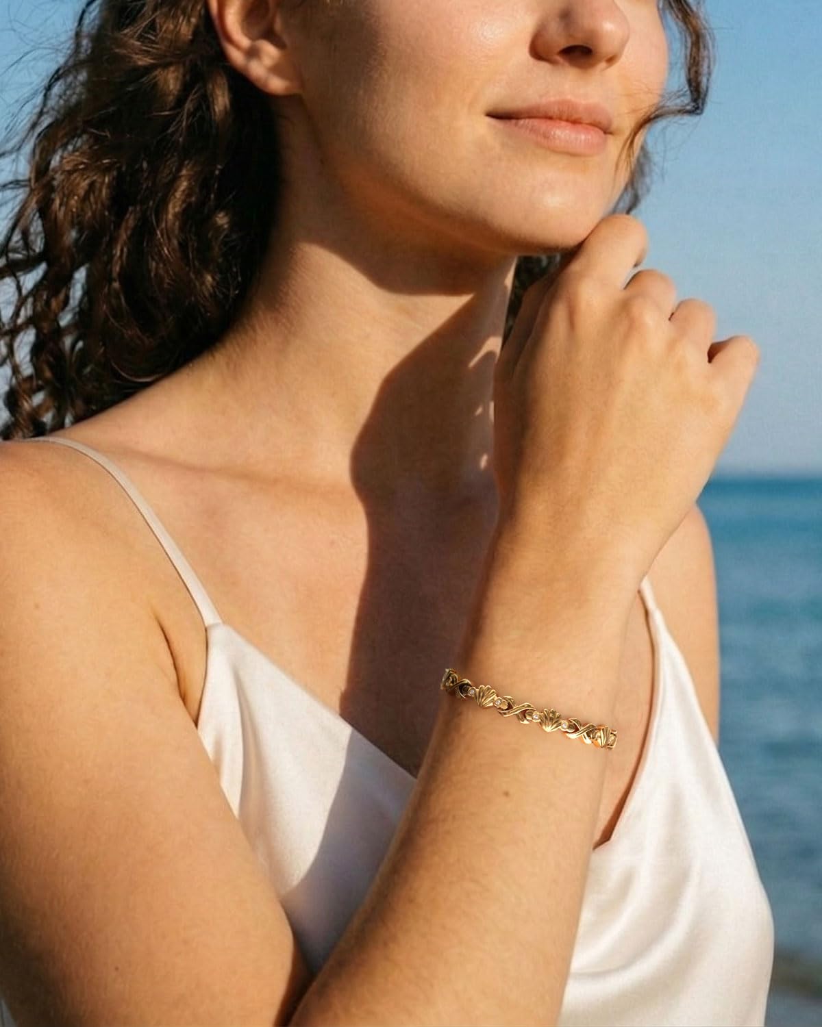 RainSo Magnetarmband für Damen - 3800 Gauß Edelstahlarmband, Muschel Armband mit Diamanten Besetzt, Verstellbare Größe, Für Einen Sommerlichen Strandurlaub (Gold)