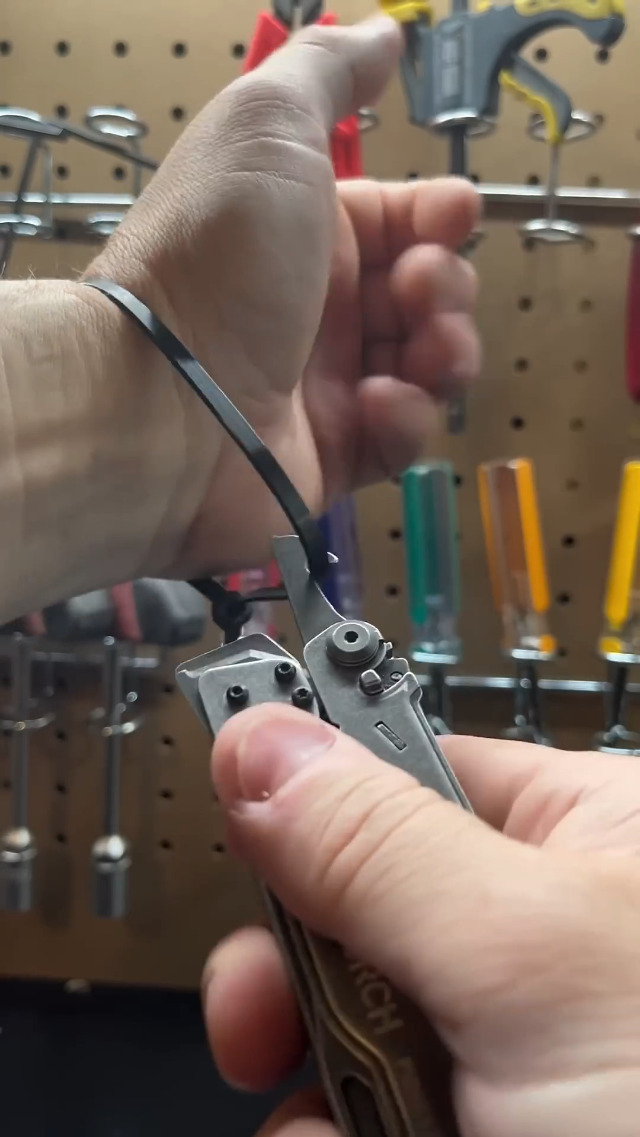 直接手渡し Pioneer セット PIONEER 14-IN-1 Multi-tools Heavy Duty Multi tool Set with Scissor