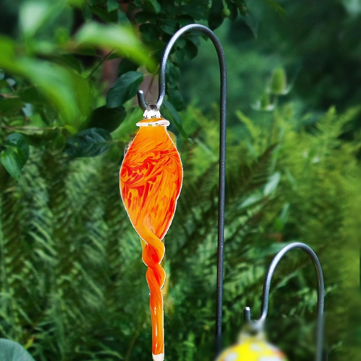 CRISTALICA Gartenskulptur Hängezapfen 43cm rot orange Zopf Dekoration