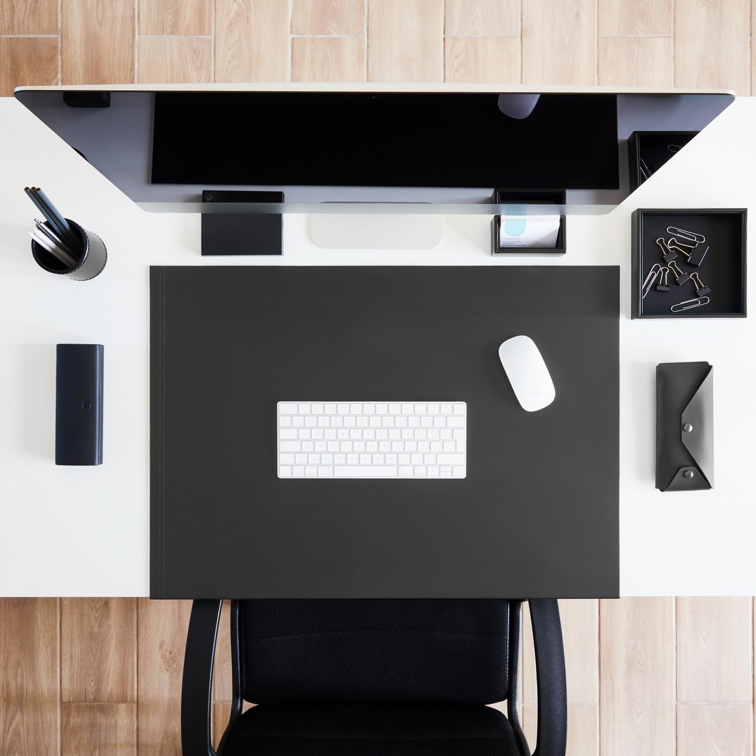 Eglooh - Urania - Sottomano Scrivania Ufficio in Cuoio Nero cm 50x35 - Struttura in Acciaio con Profilo a L, Raffinate Cuciture Artigianali e Fondo Antiscivolo - Made in Italy